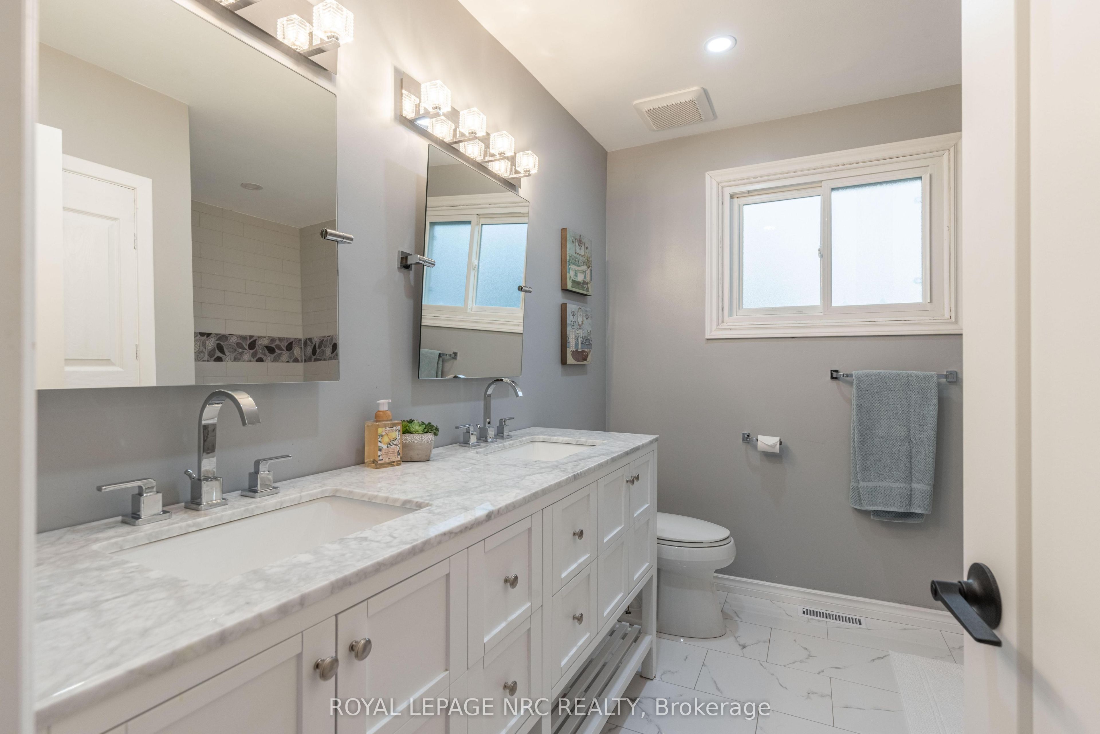 2432 Port Robinson Road Property Photo 19