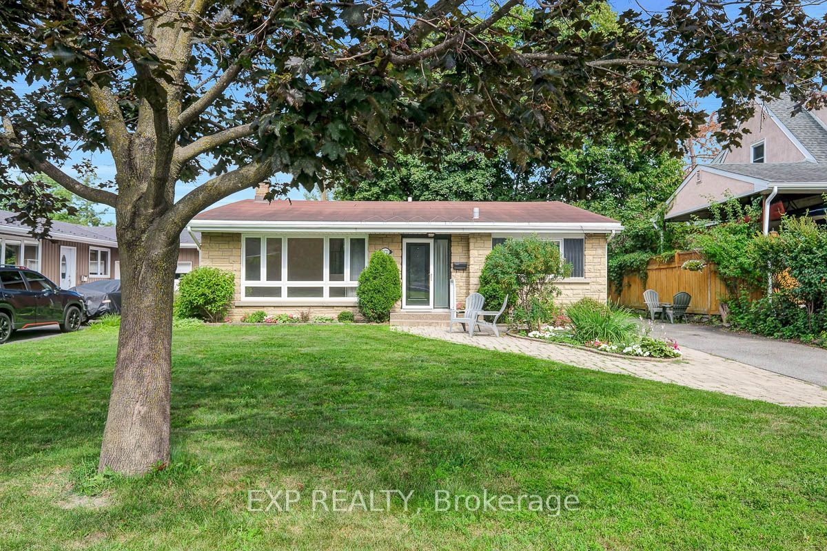1473 Chomley Crescent Property Photo 2