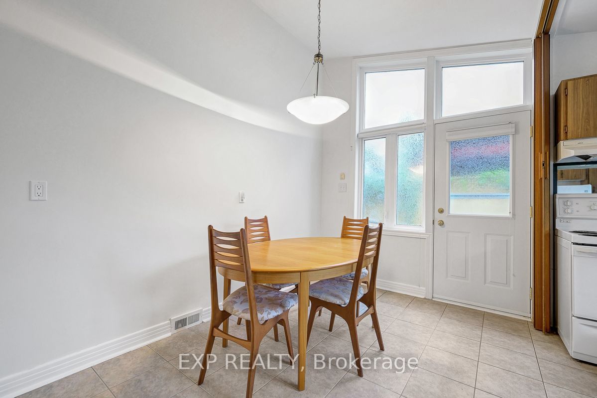 1473 Chomley Crescent Property Photo 18