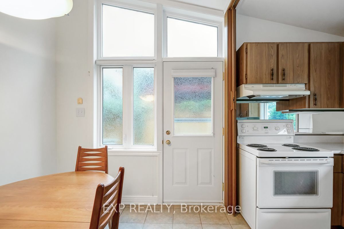 1473 Chomley Crescent Property Photo 22