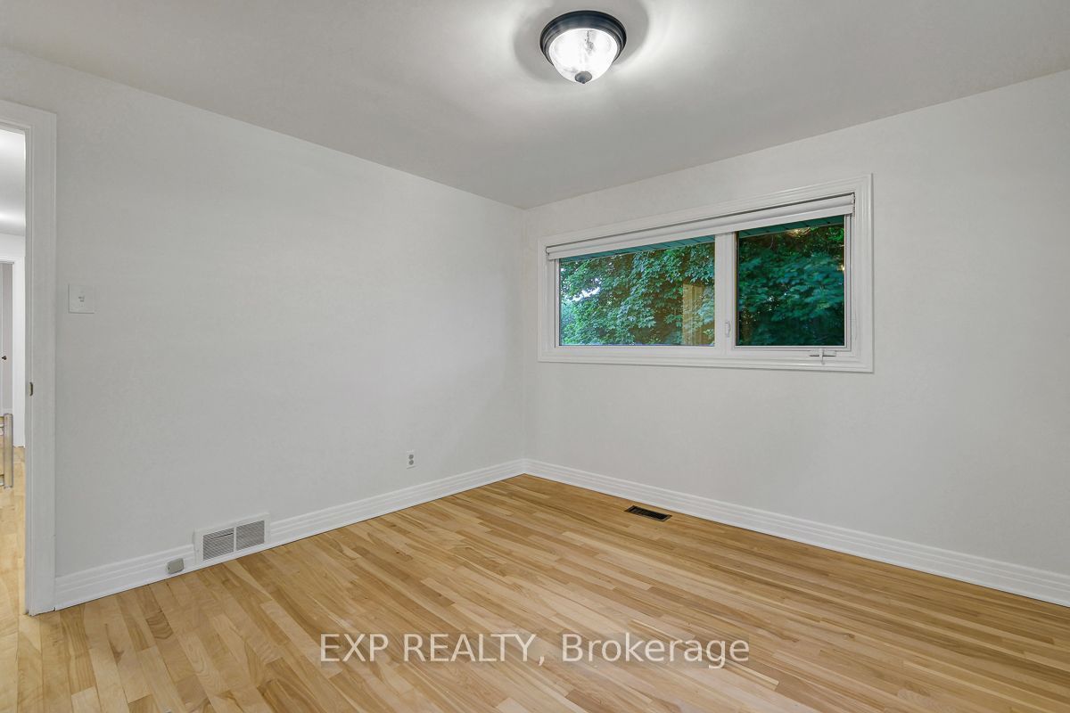 1473 Chomley Crescent Property Photo 27