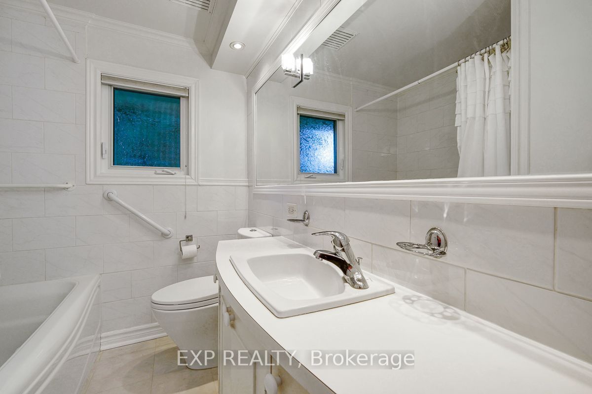 1473 Chomley Crescent Property Photo 28