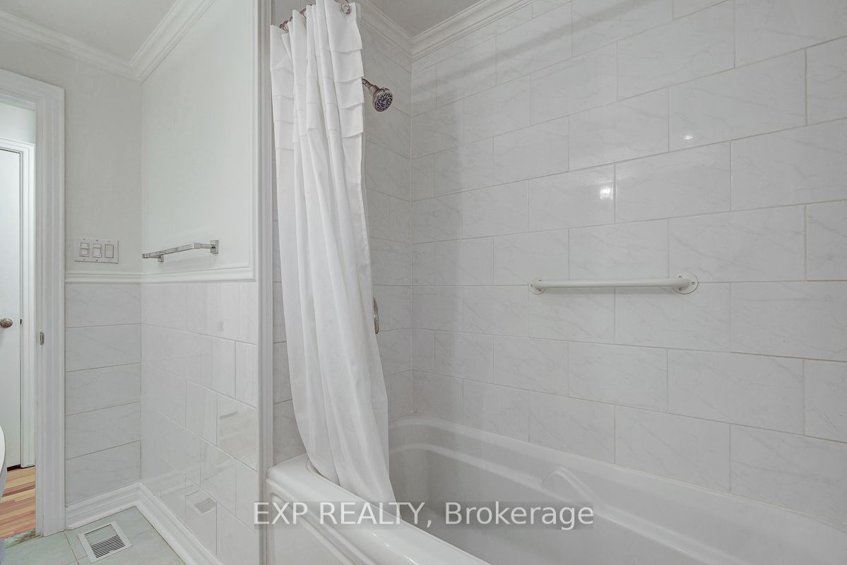 1473 Chomley Crescent Property Photo 29