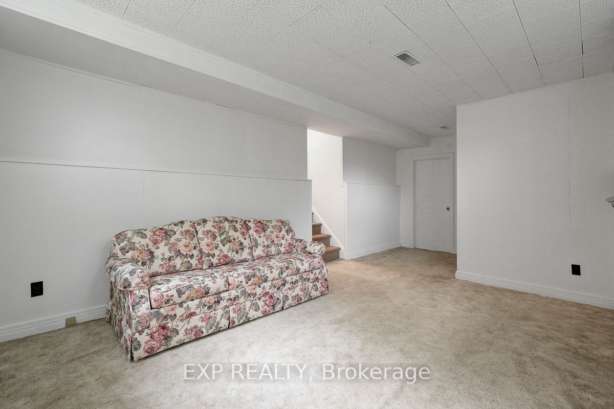 1473 Chomley Crescent Property Photo 35