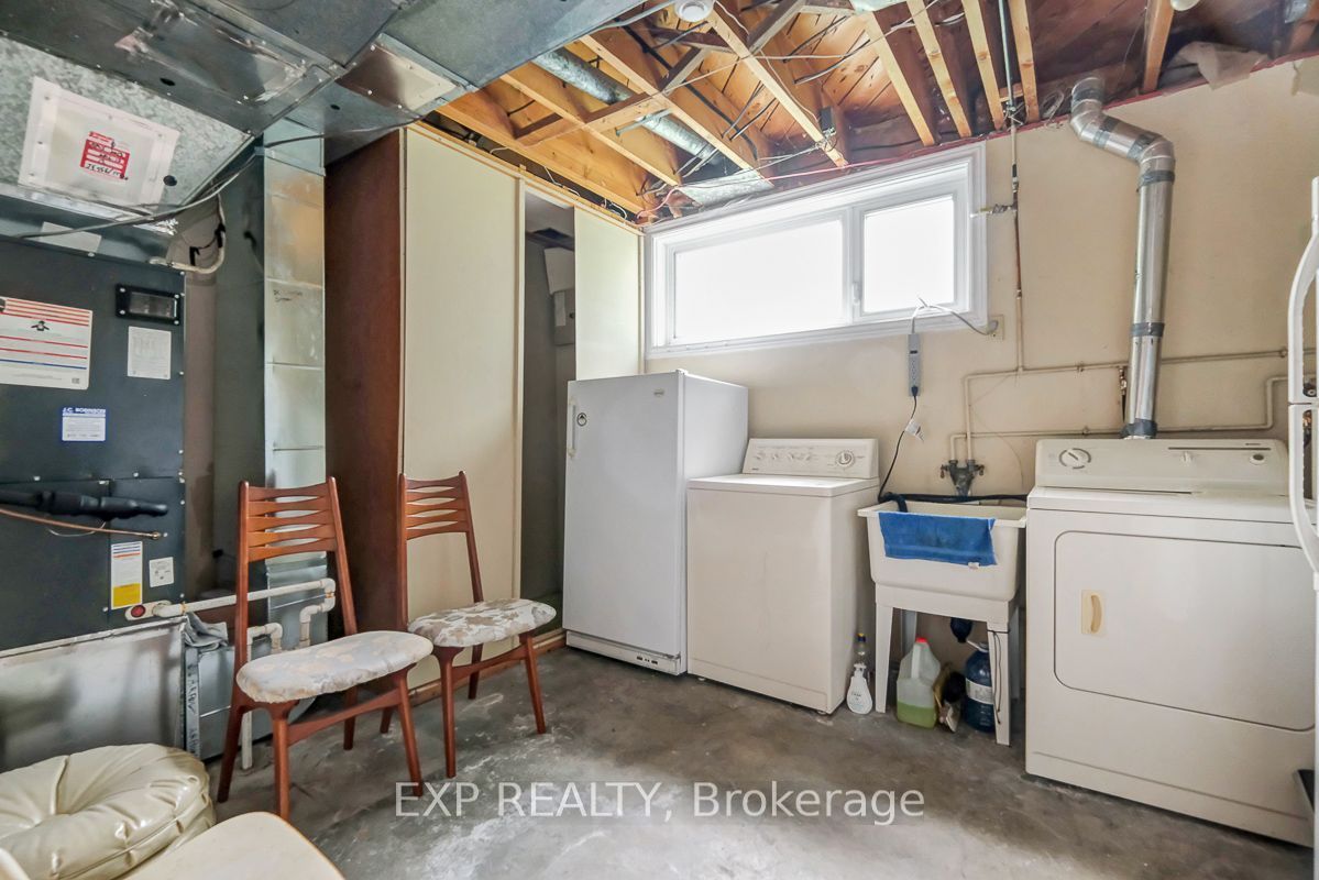1473 Chomley Crescent Property Photo 37