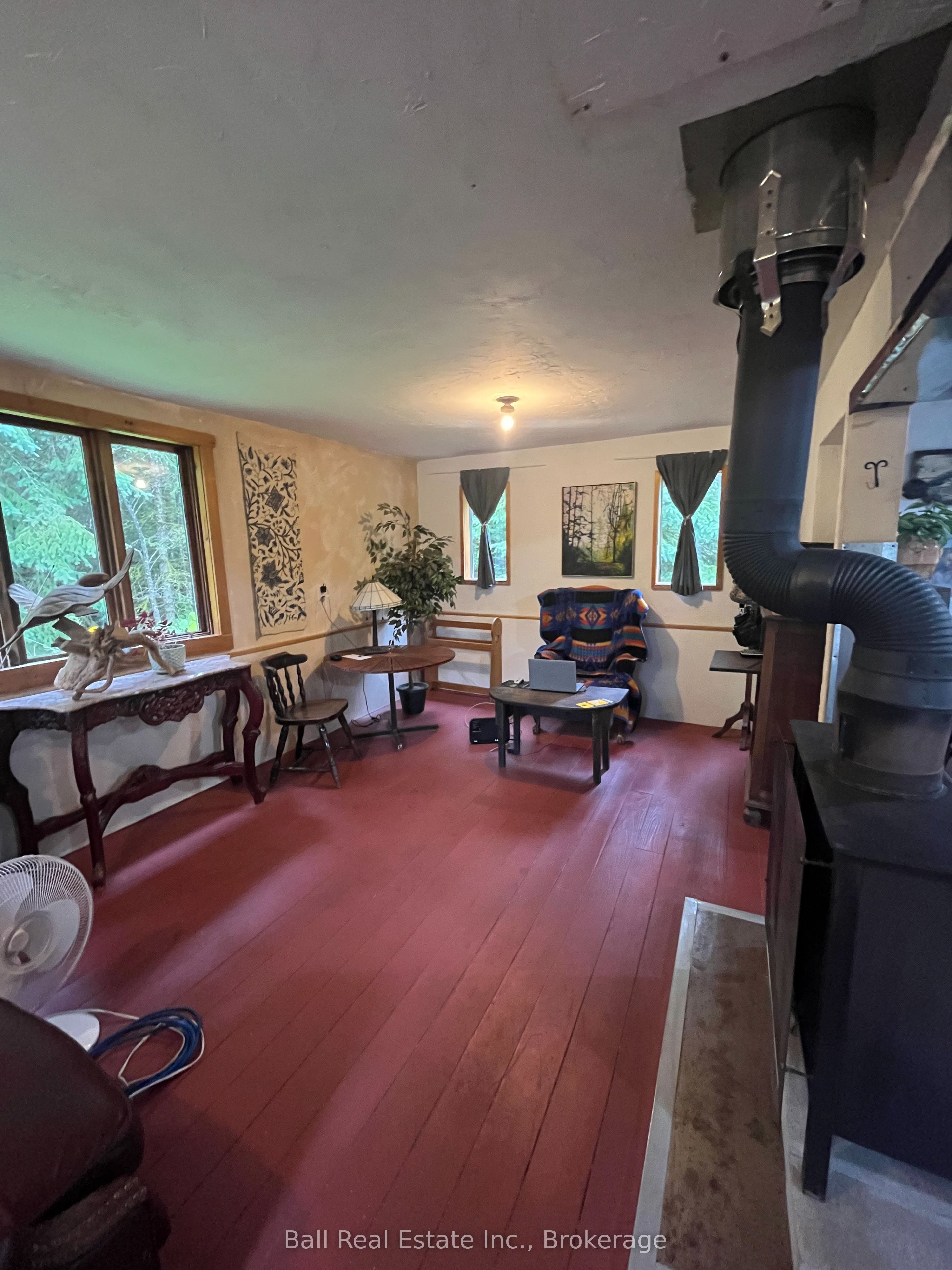 540 Rose Island Road Property Photo 6