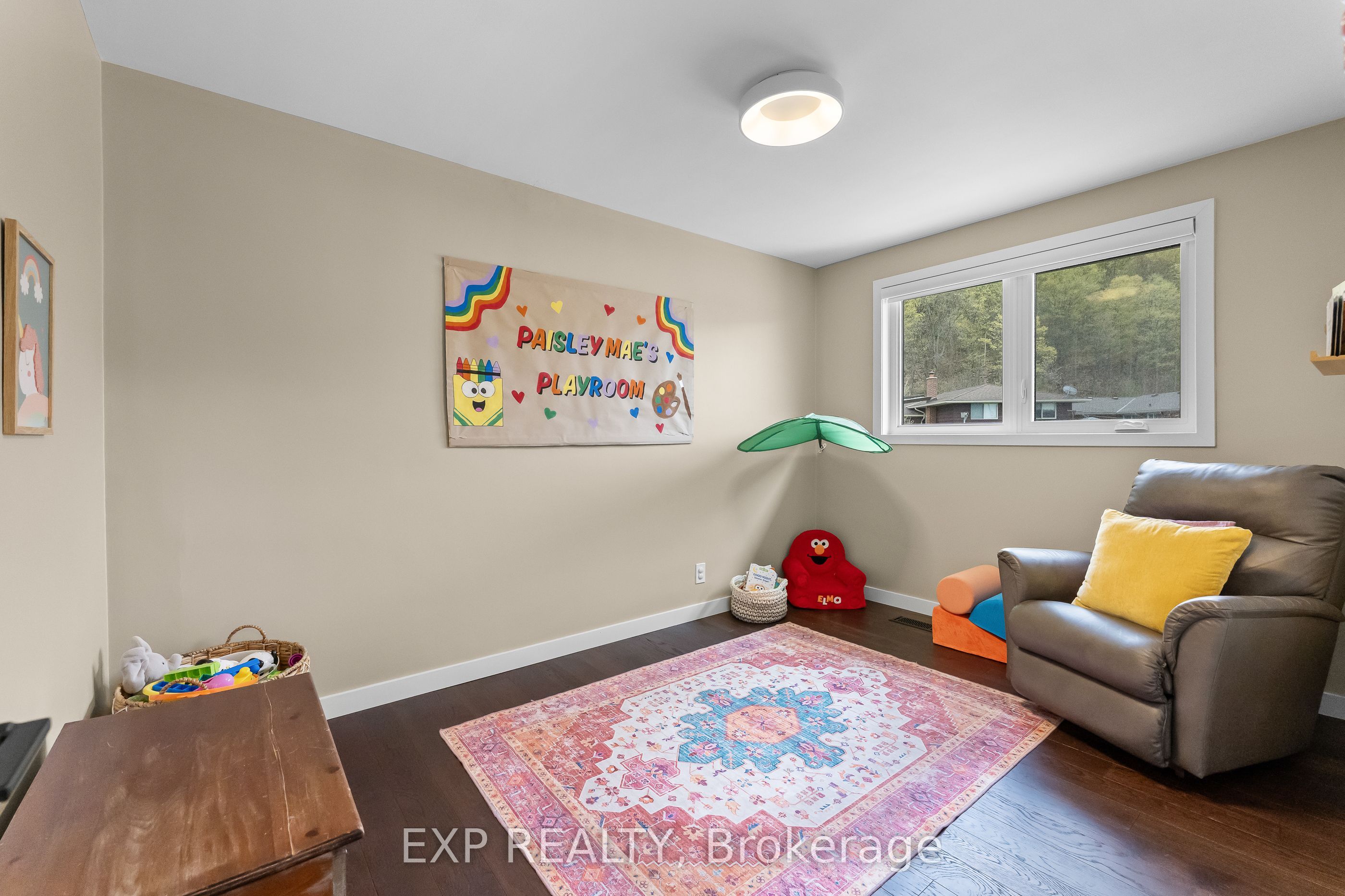 142 Marcella Crescent Property Photo 24
