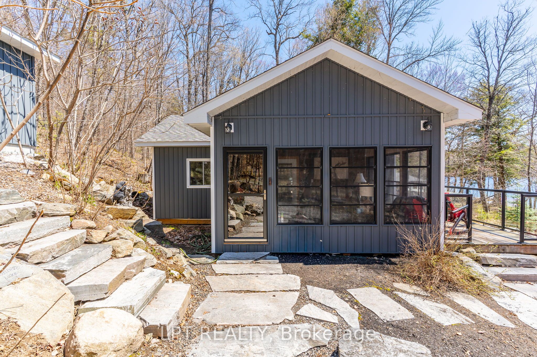 1369 Hipkiss Drive Property Photo 8