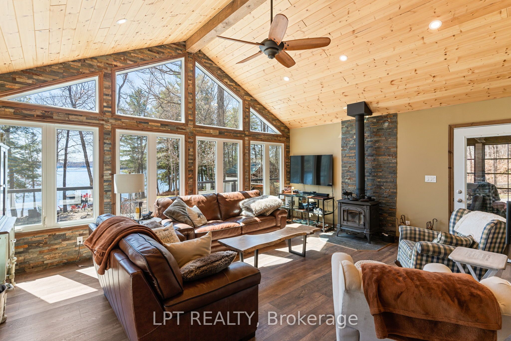 1369 Hipkiss Drive Property Photo 14