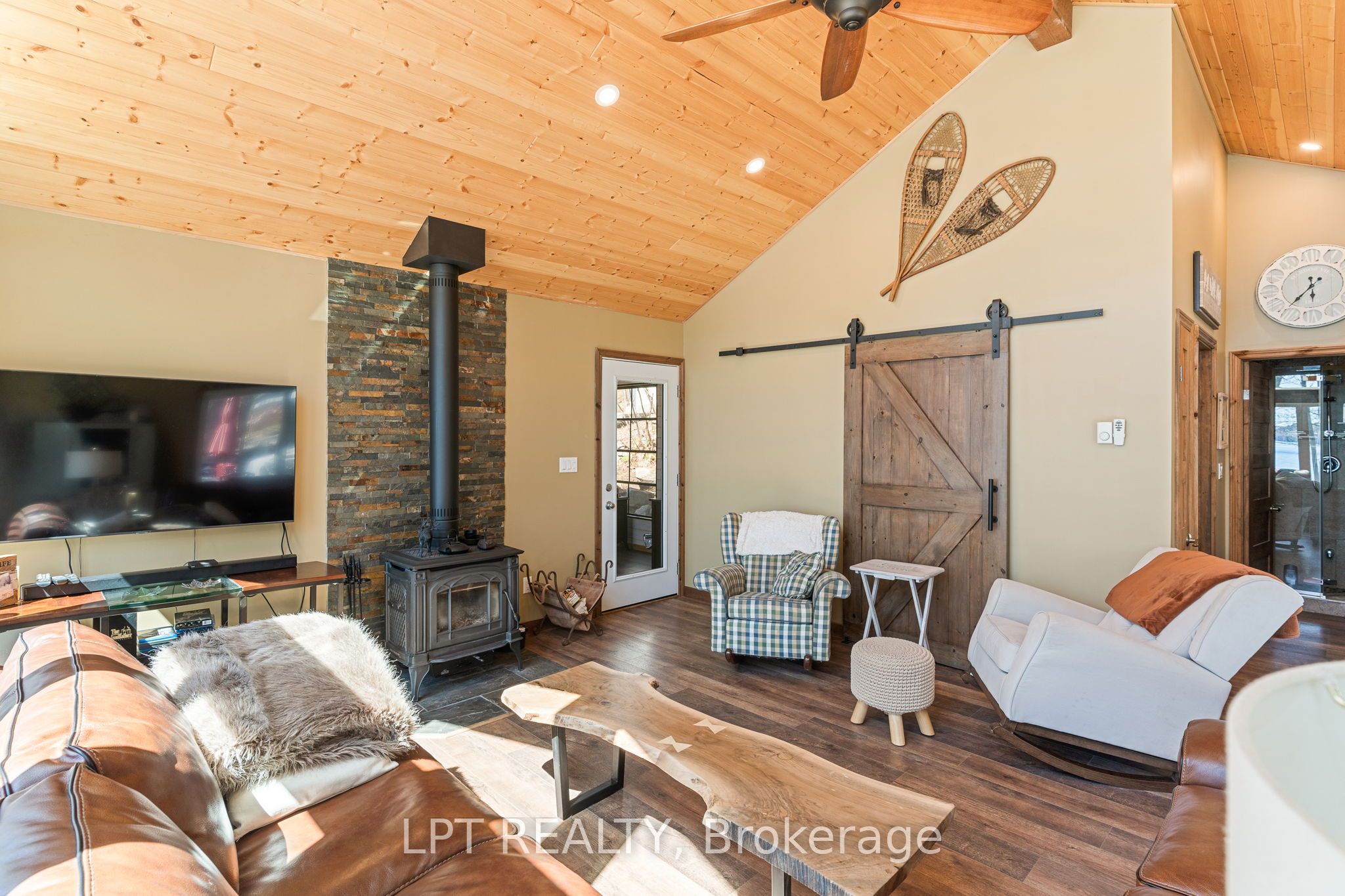 1369 Hipkiss Drive Property Photo 15