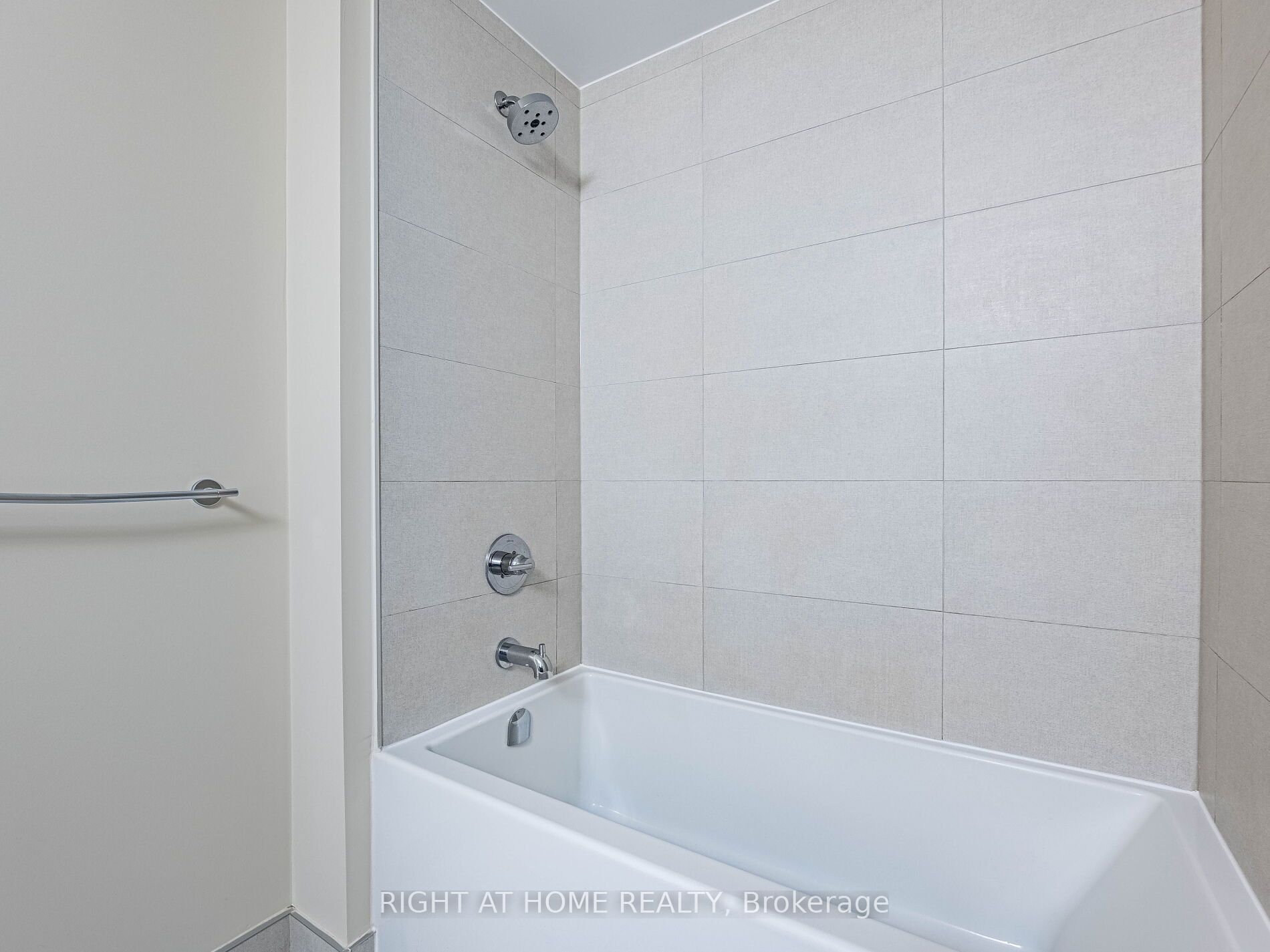 385 Winston Road 804 Property Photo 25