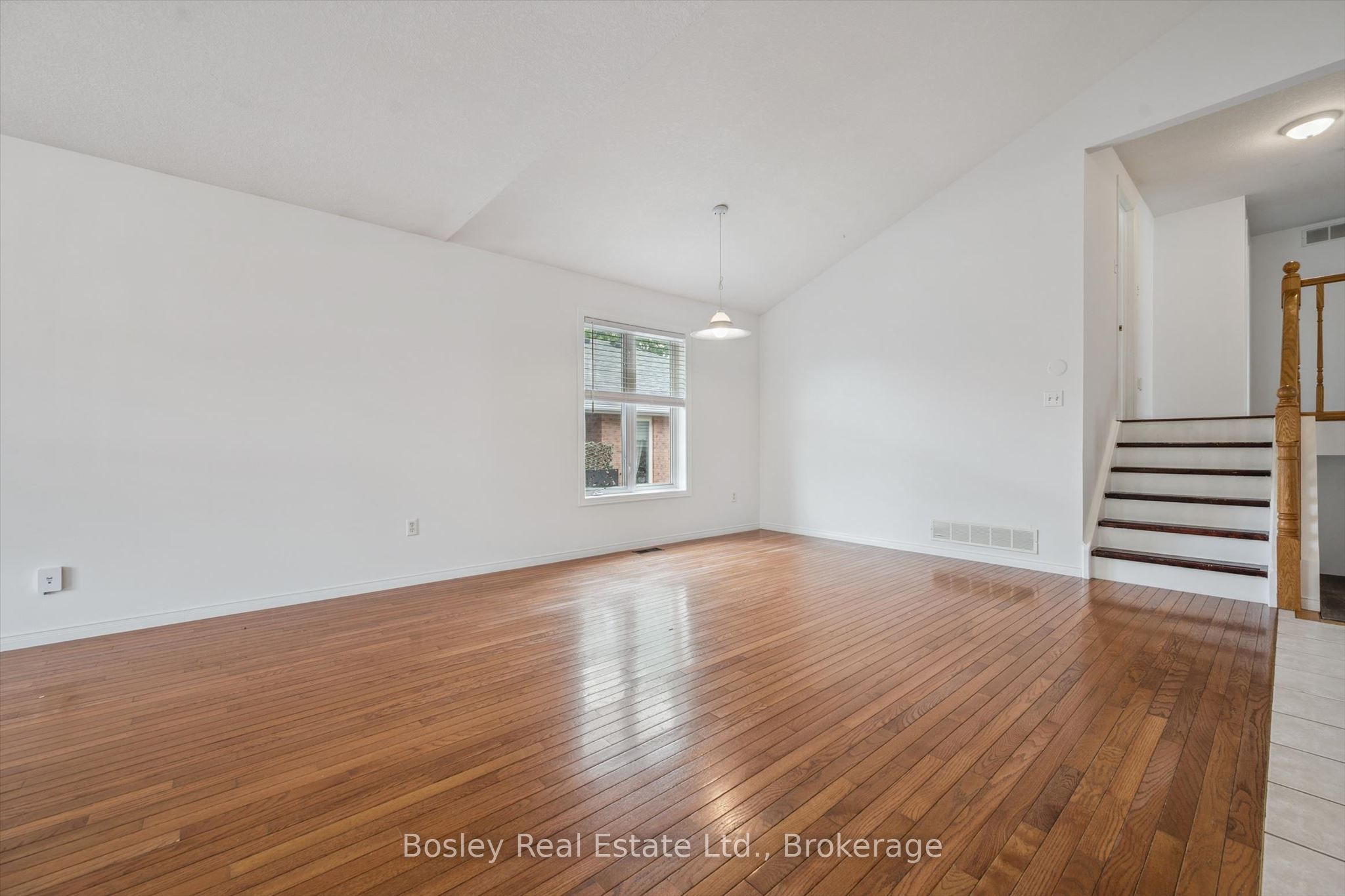 4 Hayward Crescent Property Photo 5