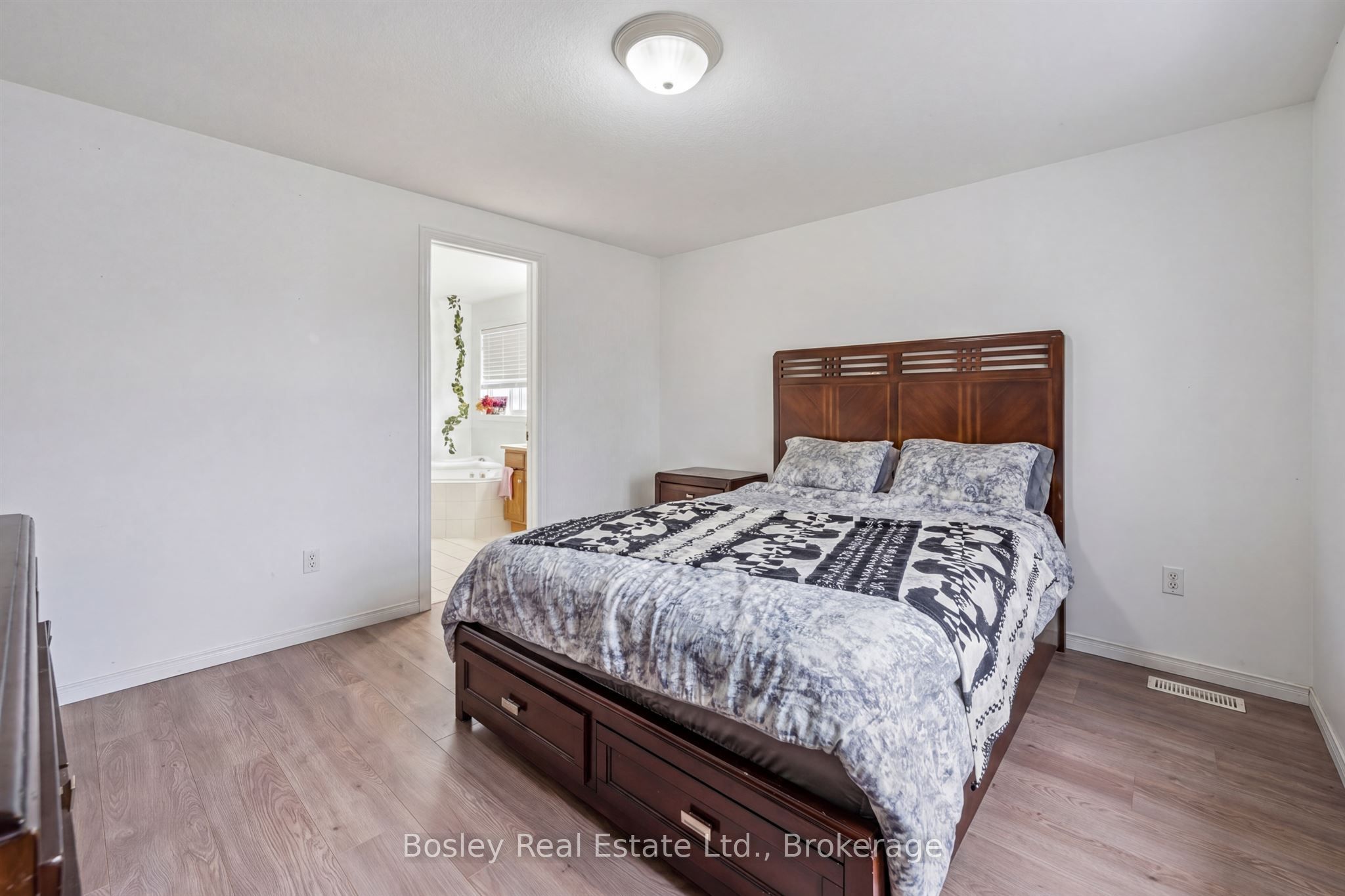4 Hayward Crescent Property Photo 24