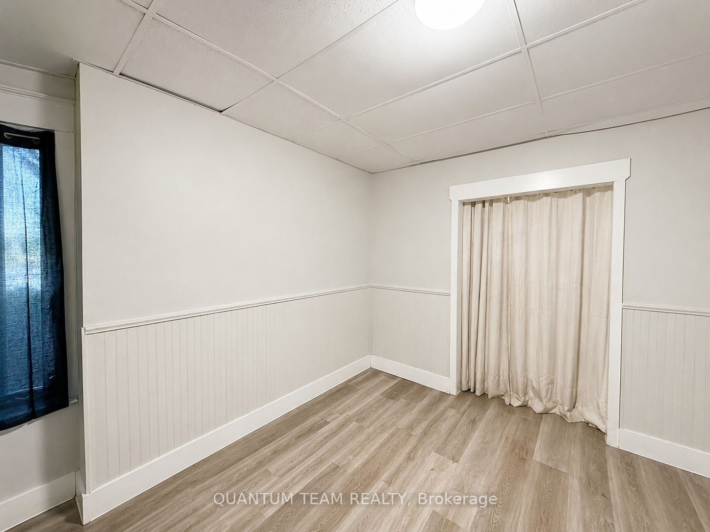 209 West Main Street Property Photo 5