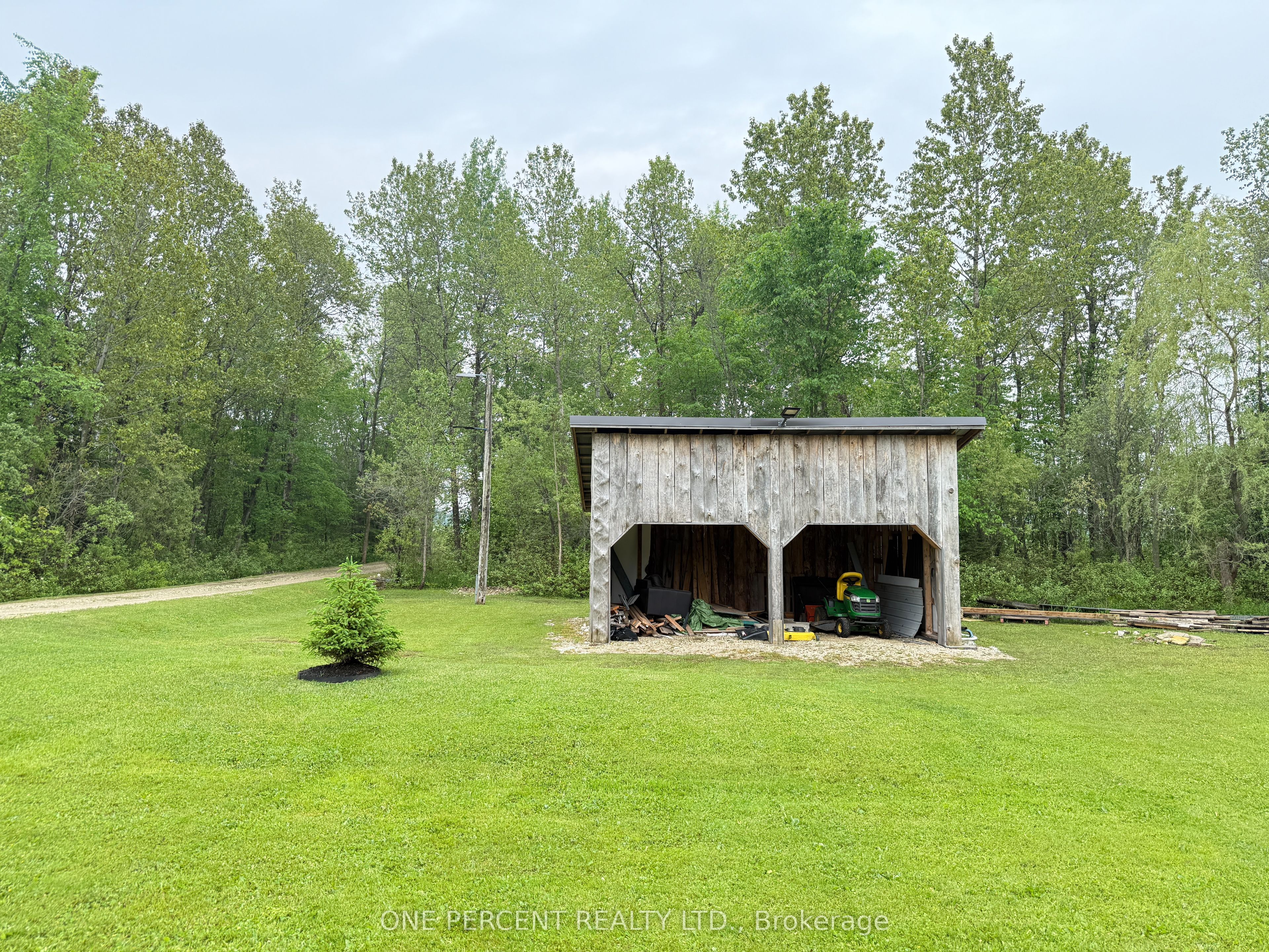 145269 Southgate Rd 14 Property Photo 6