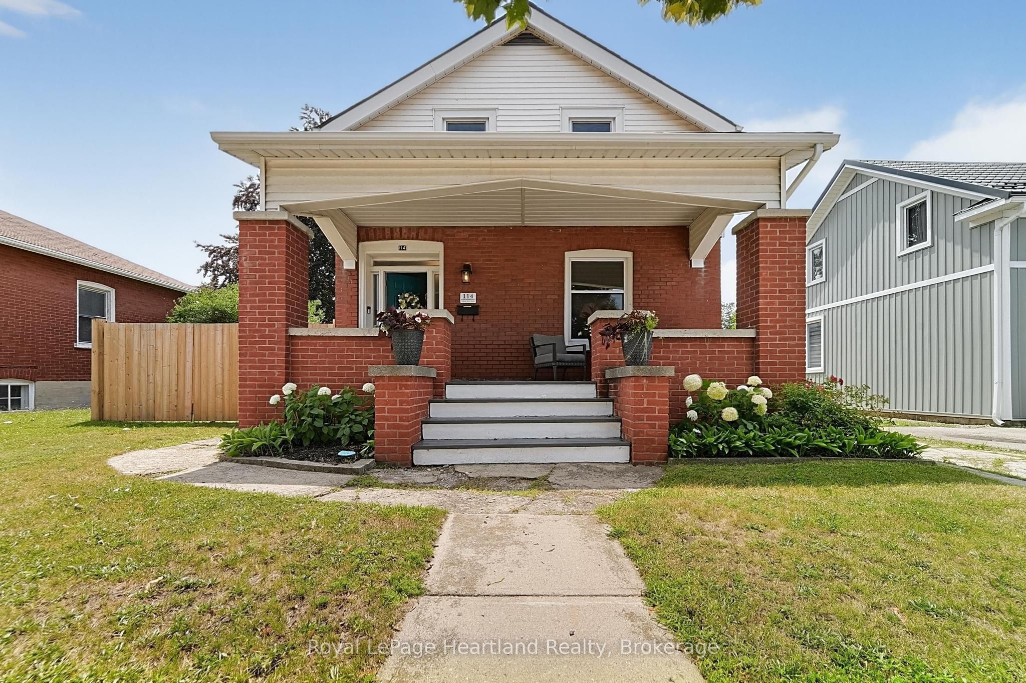 114 ELGIN Avenue E