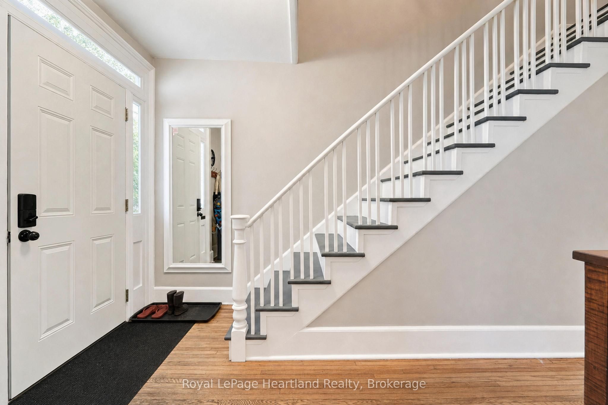 114 Elgin Avenue E Property Photo 7