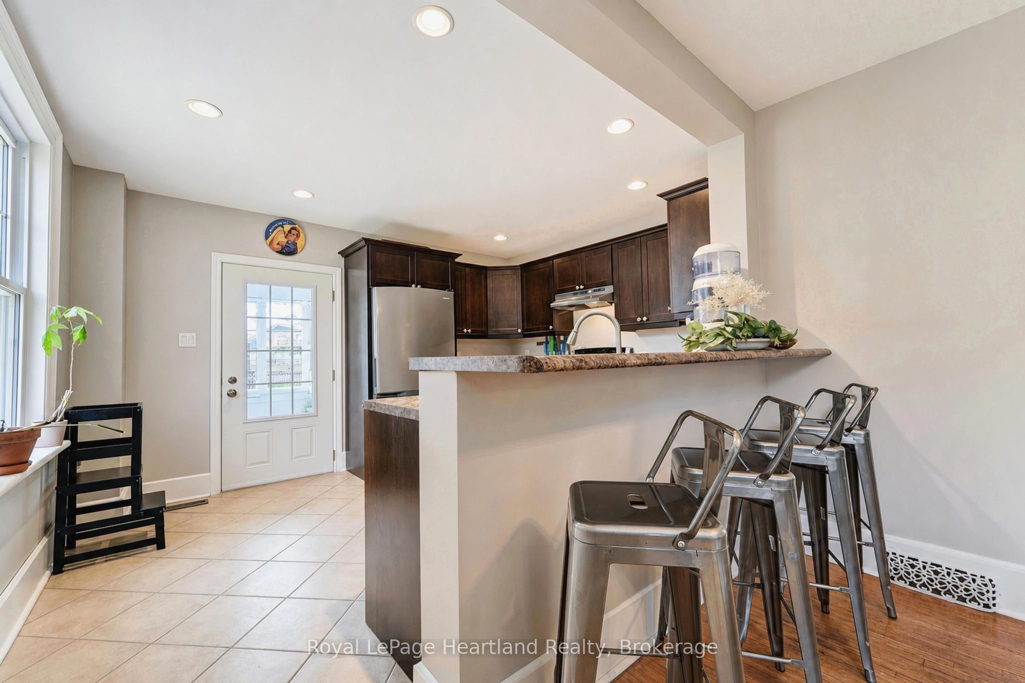 114 Elgin Avenue E Property Photo 16
