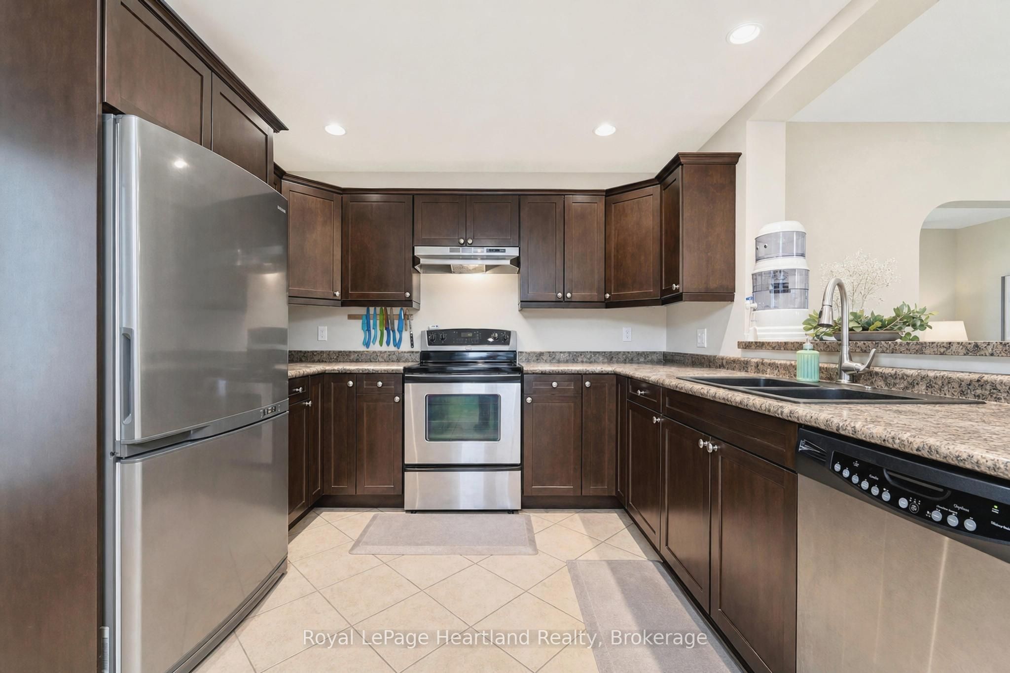 114 Elgin Avenue E Property Photo 17