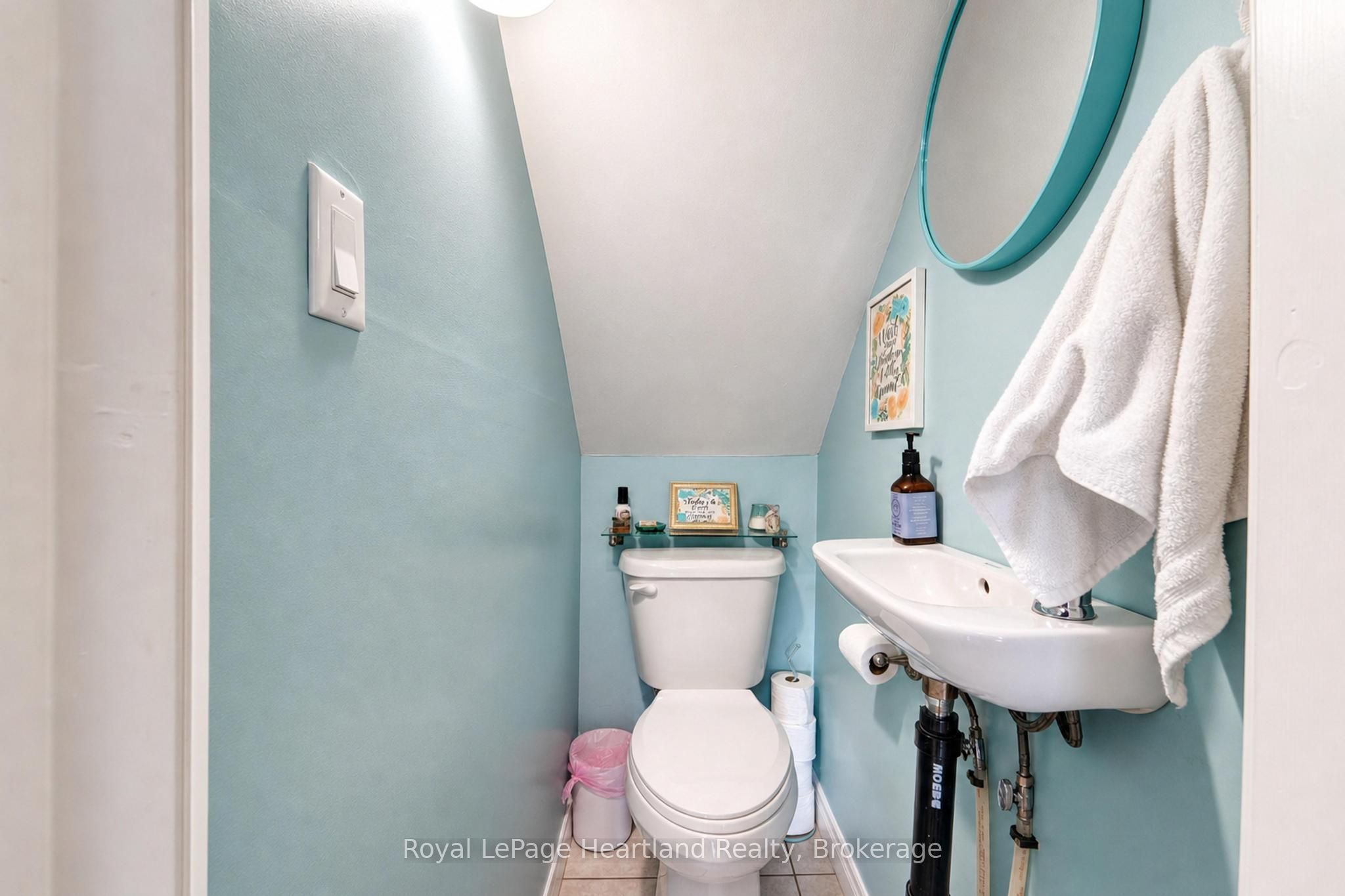 114 Elgin Avenue E Property Photo 19