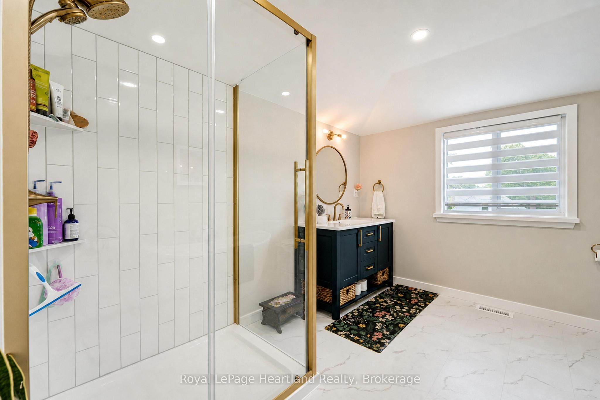 114 Elgin Avenue E Property Photo 28