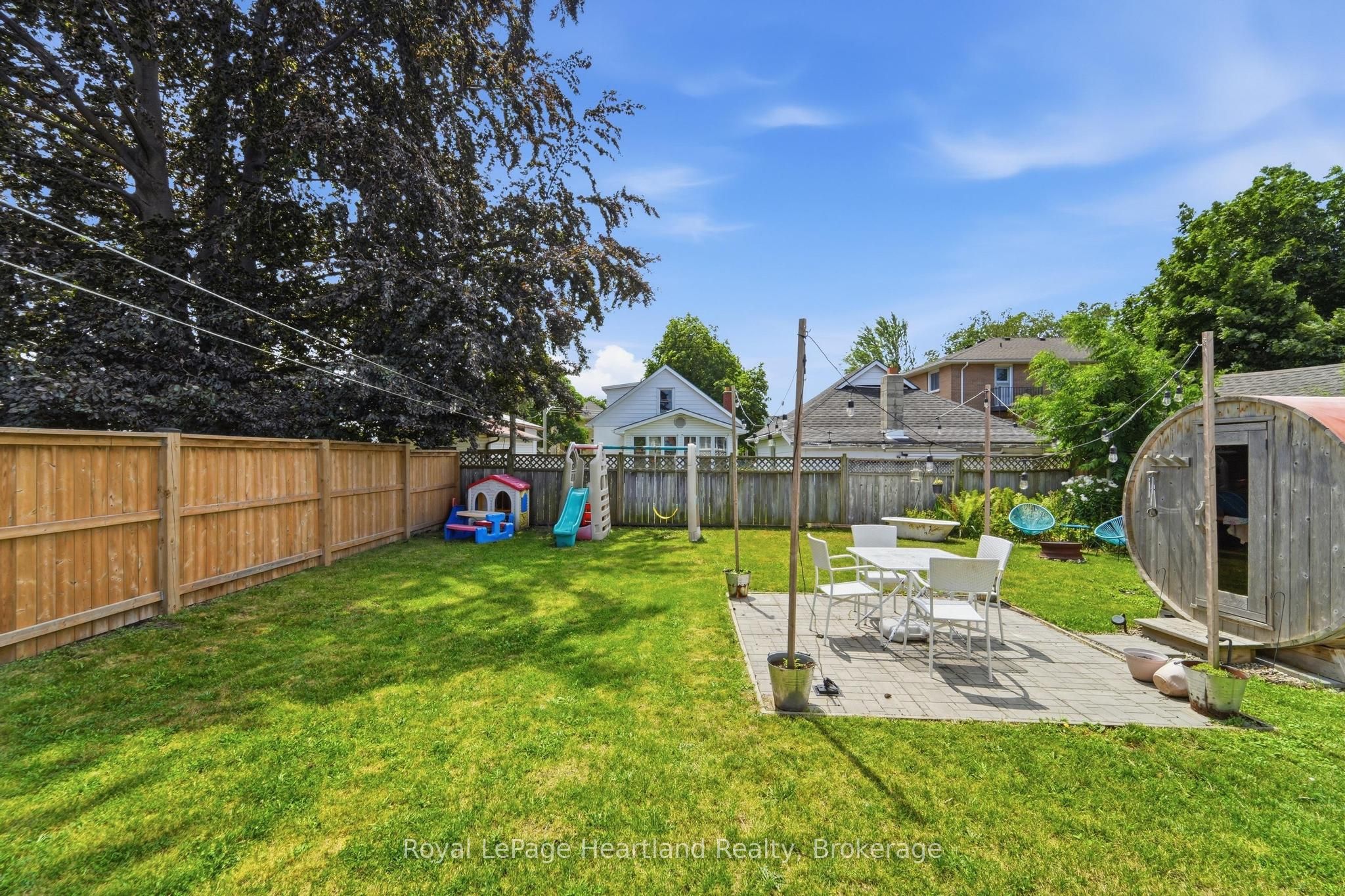 114 Elgin Avenue E Property Photo 35