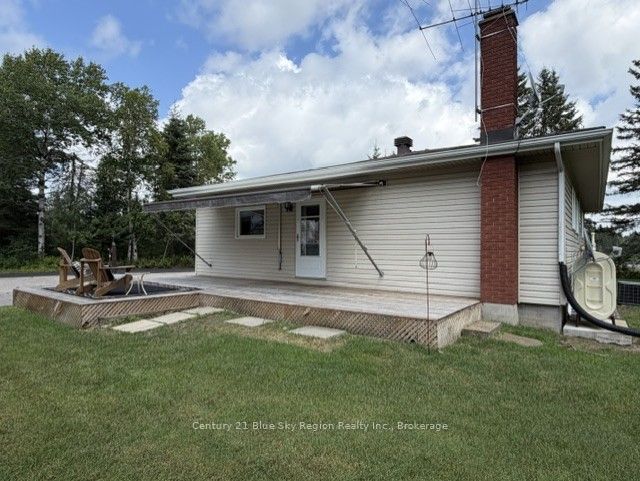 5377 Highway 11 N Property Photo 11