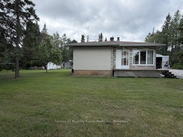 5377 Highway 11 N Property Photo 12