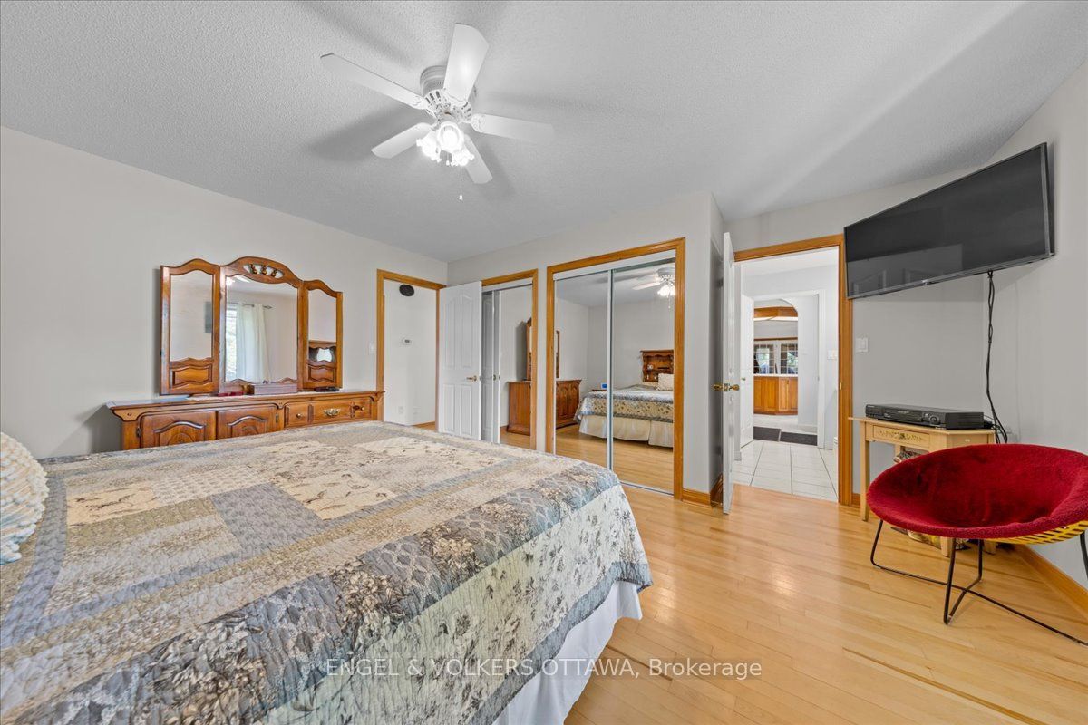 3805 Big Rideau Lake Road Property Photo 20