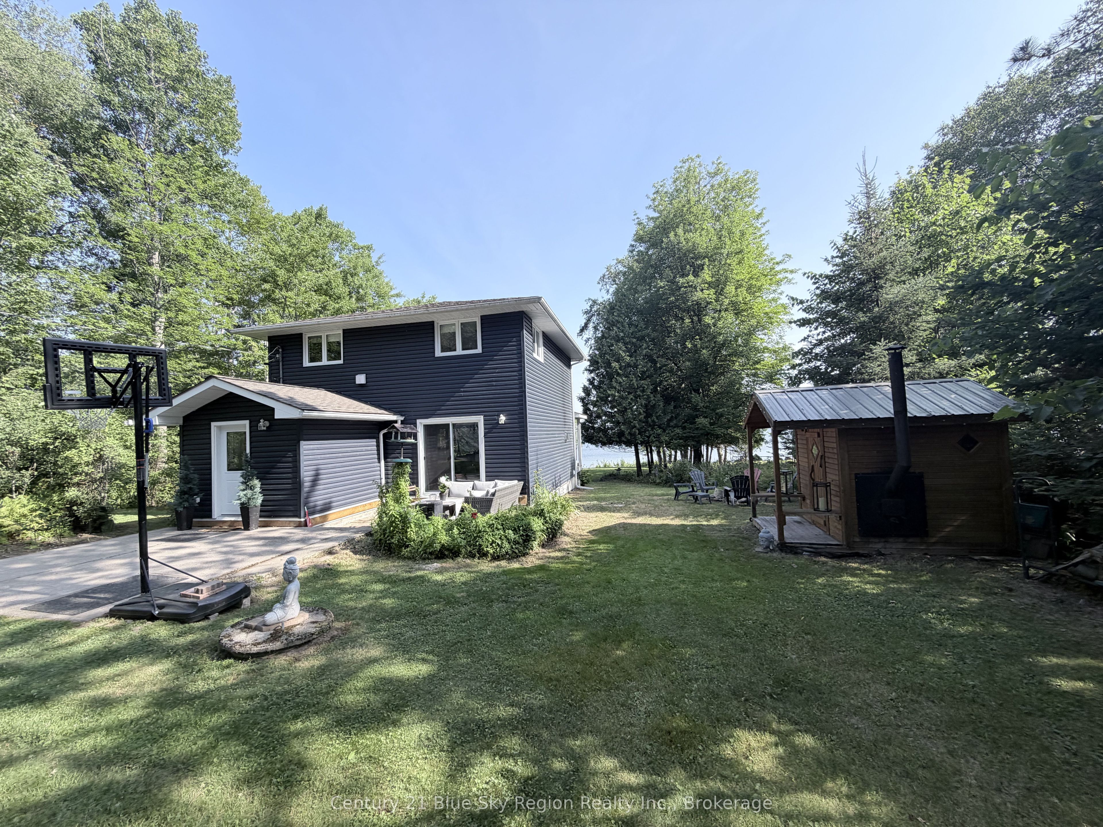 64 Ninovan Road E Property Photo 1