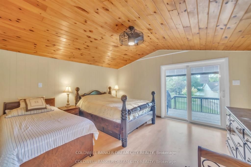 1004a Almond Lane Property Photo 35