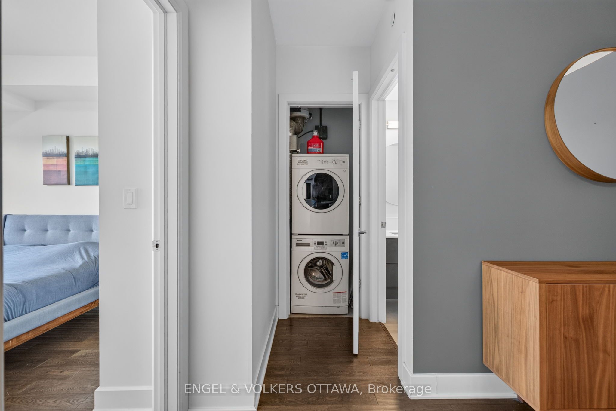 255 Bay Street 816 Property Photo 18
