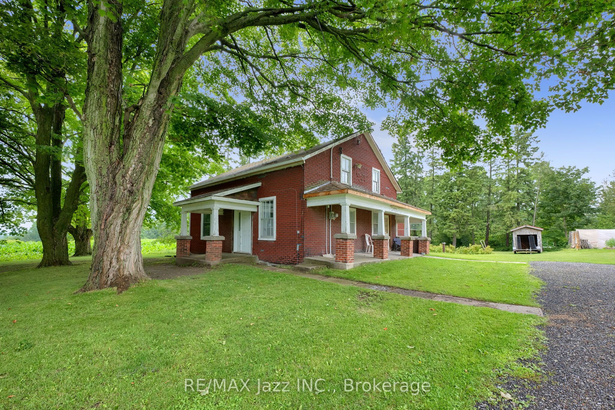 4164 7th Line Property Photo 1