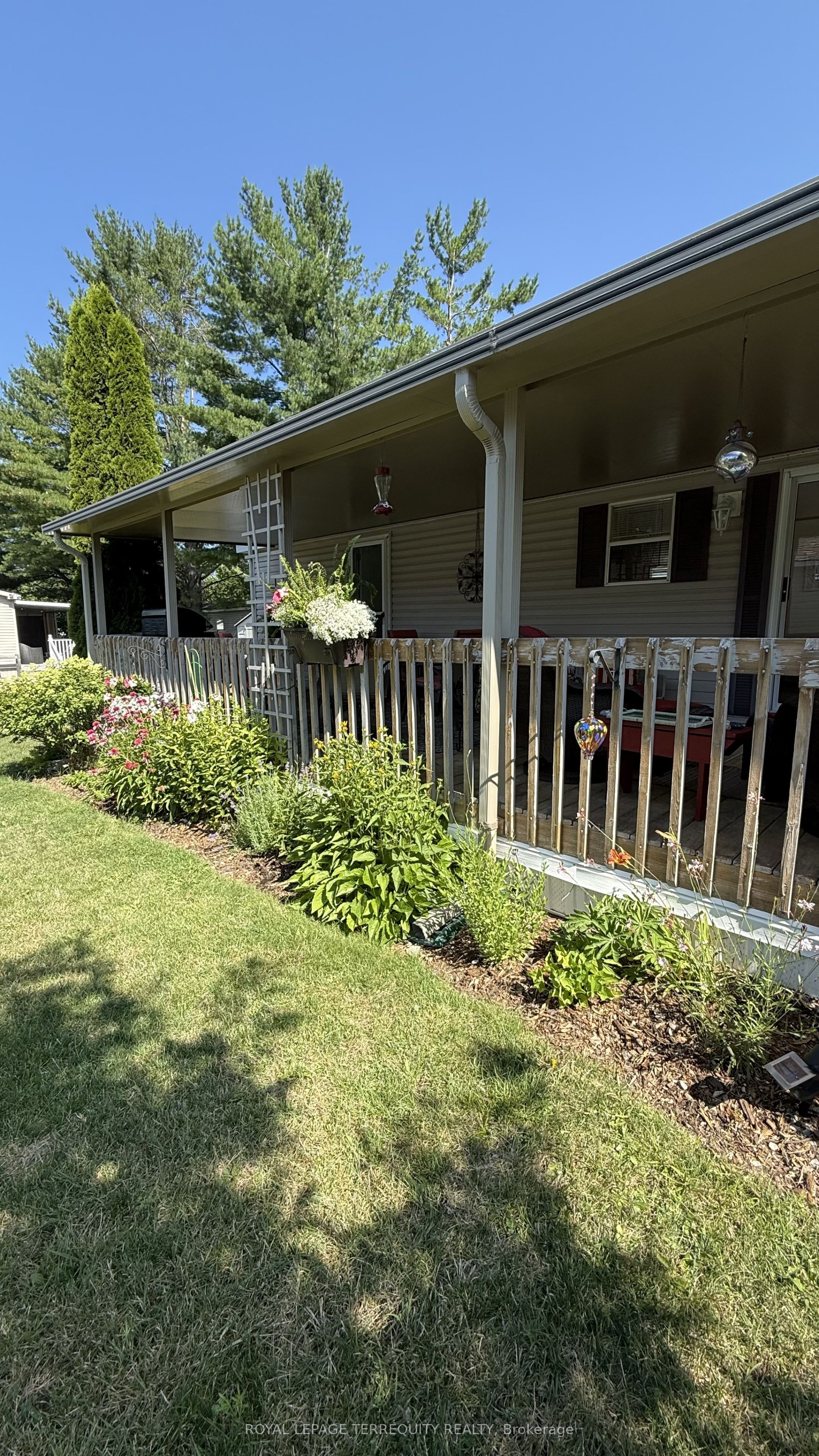 317 Rockview Property Photo 10
