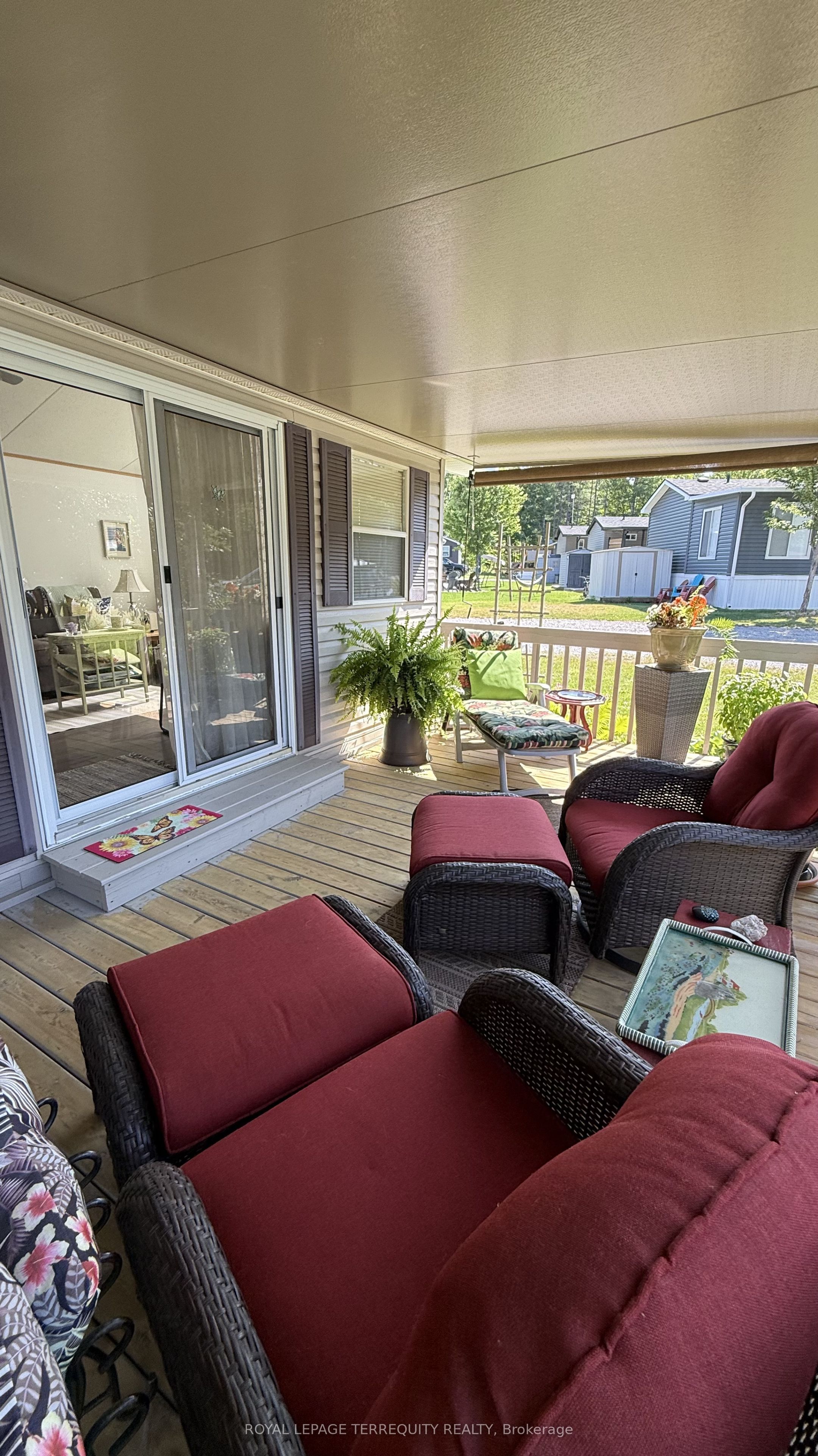 317 Rockview Property Photo 12