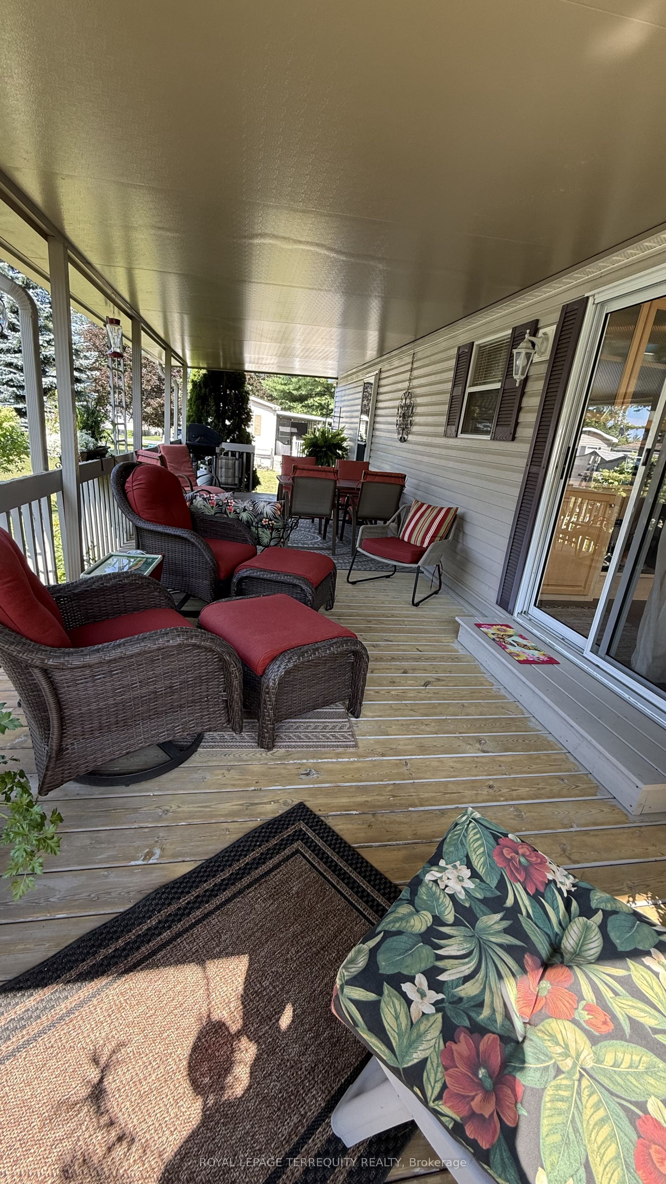 317 Rockview Property Photo 13