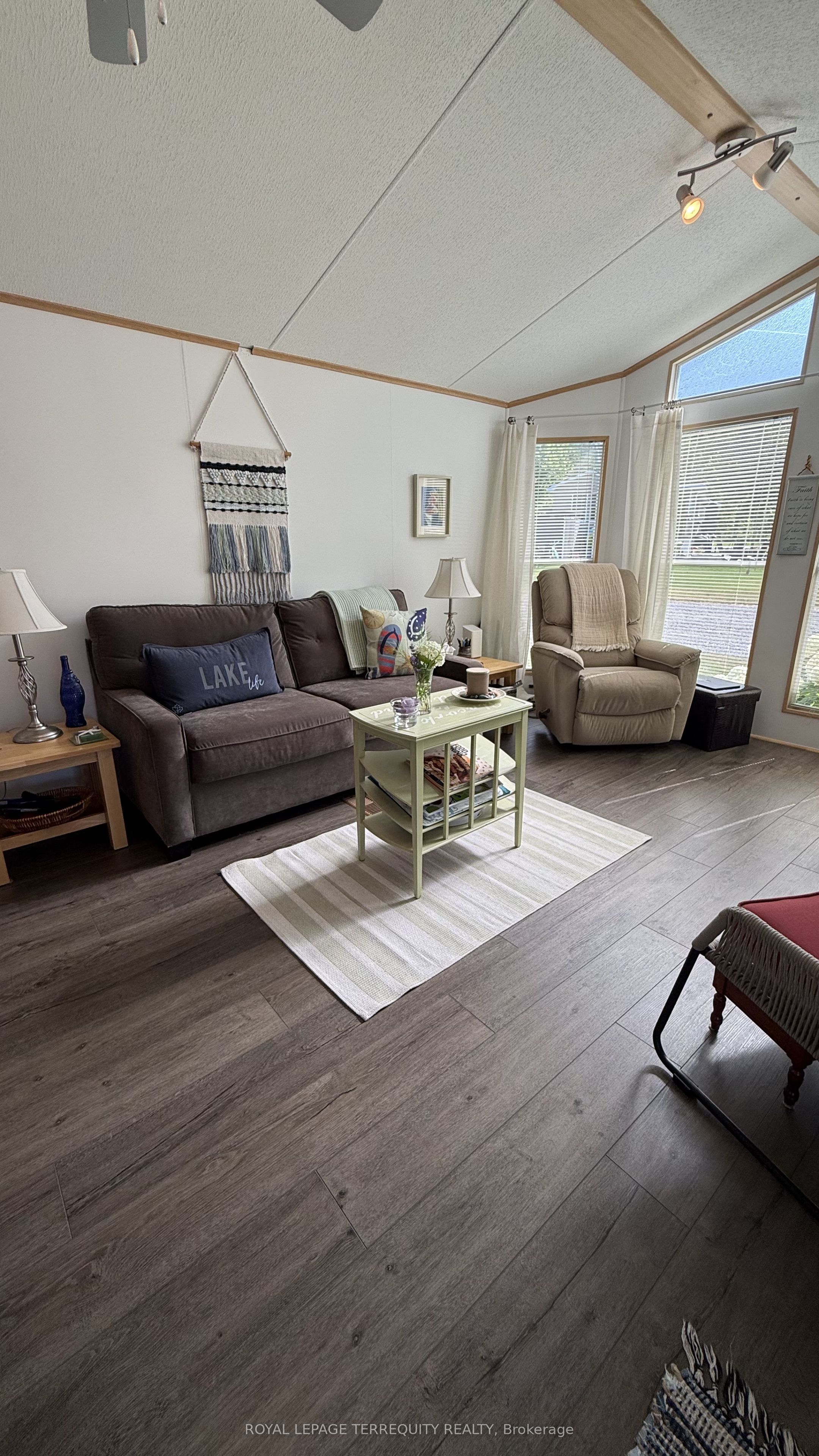 317 Rockview Property Photo 17
