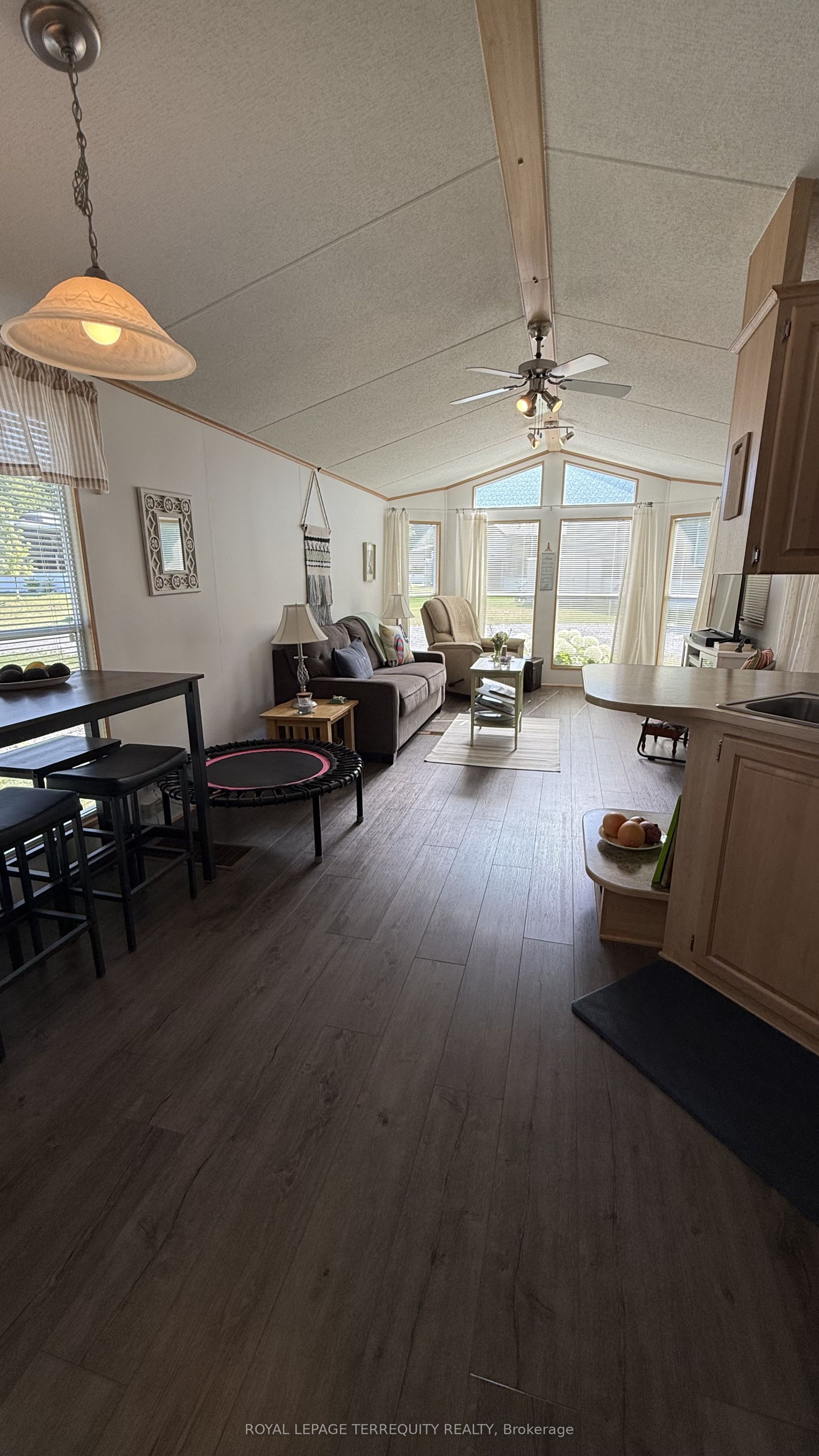 317 Rockview Property Photo 19