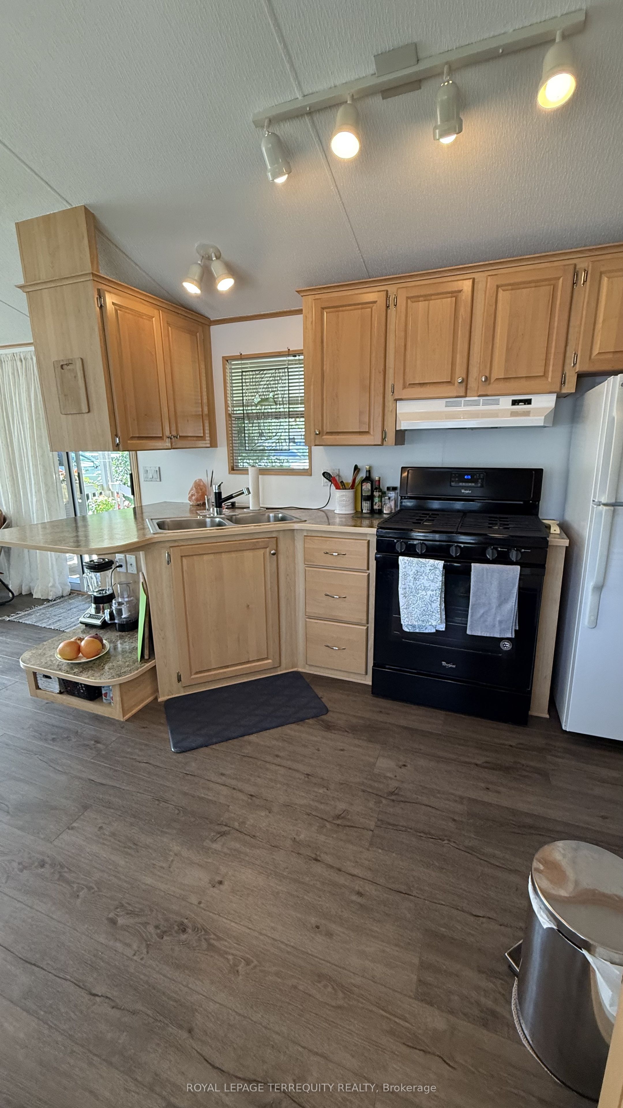 317 Rockview Property Photo 20