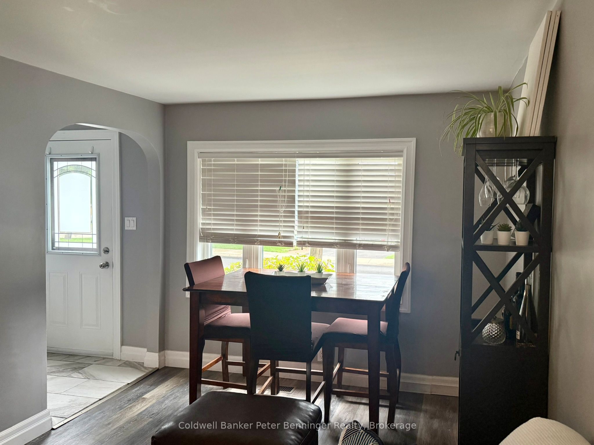 582 9th Street Property Photo 3