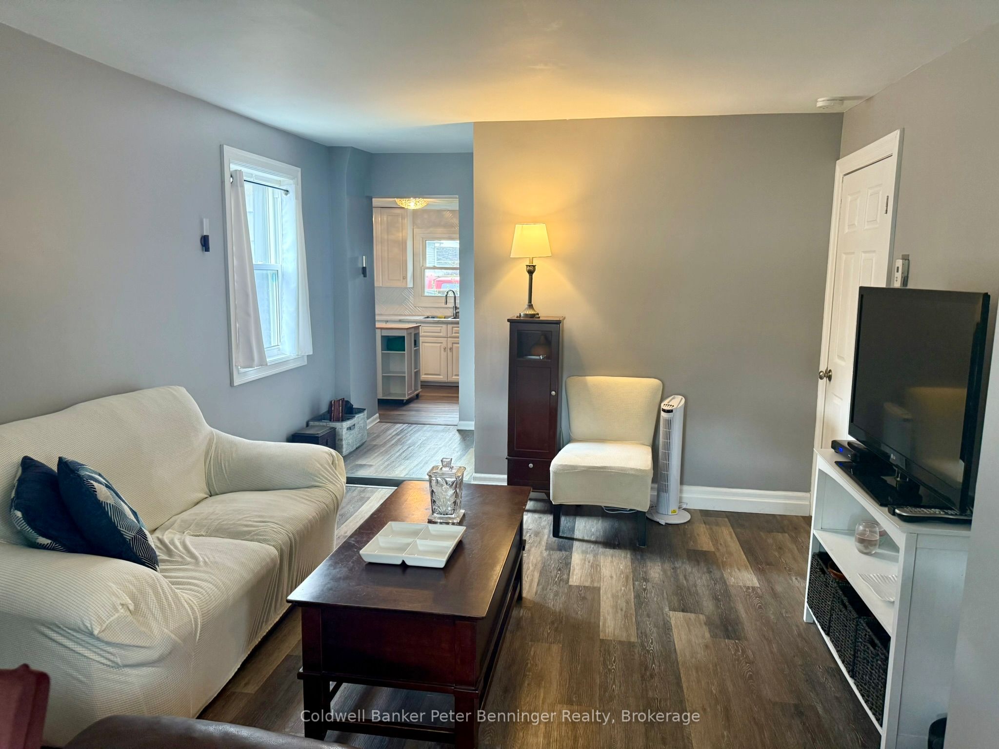 582 9th Street Property Photo 4