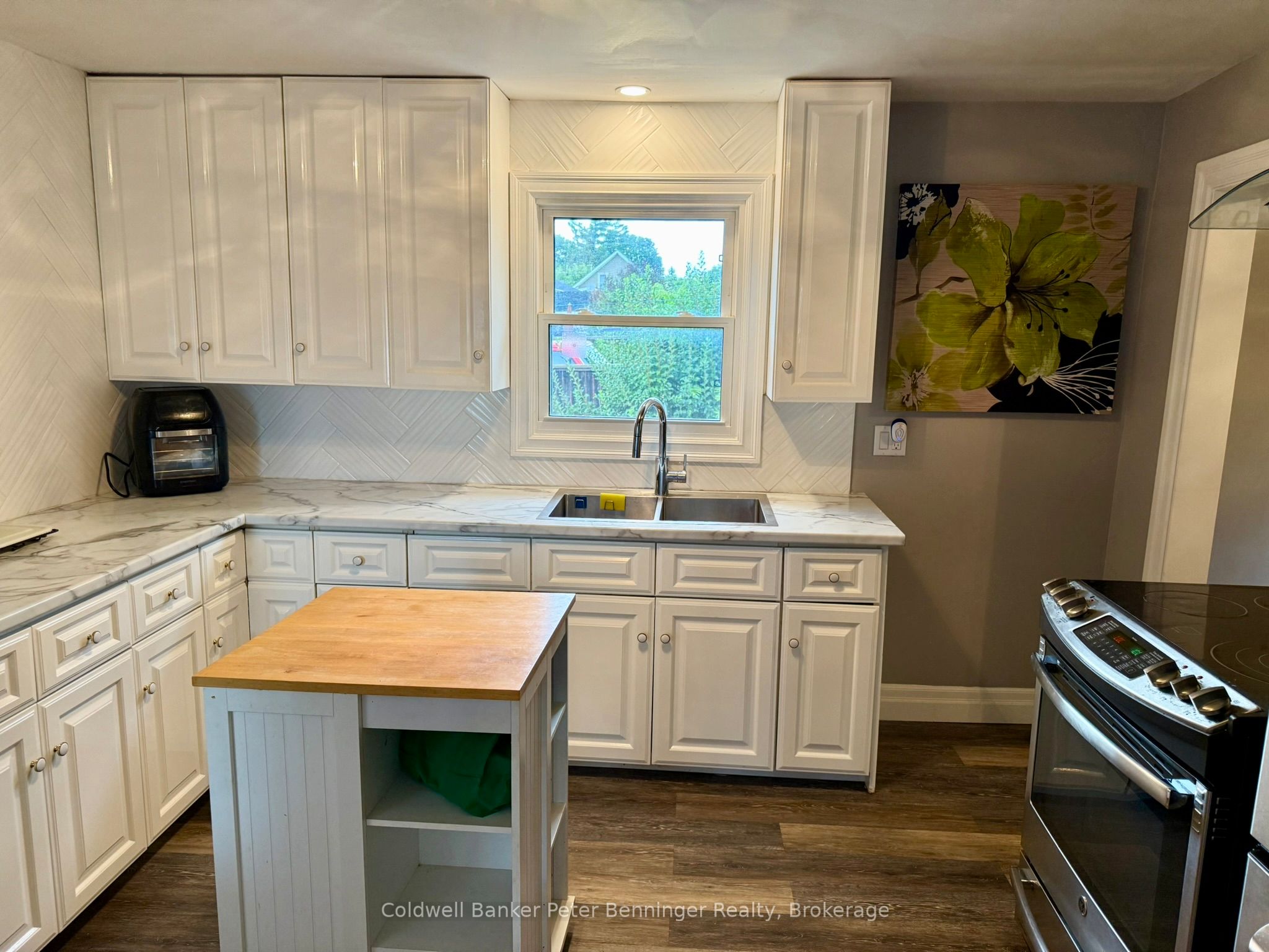 582 9th Street Property Photo 8