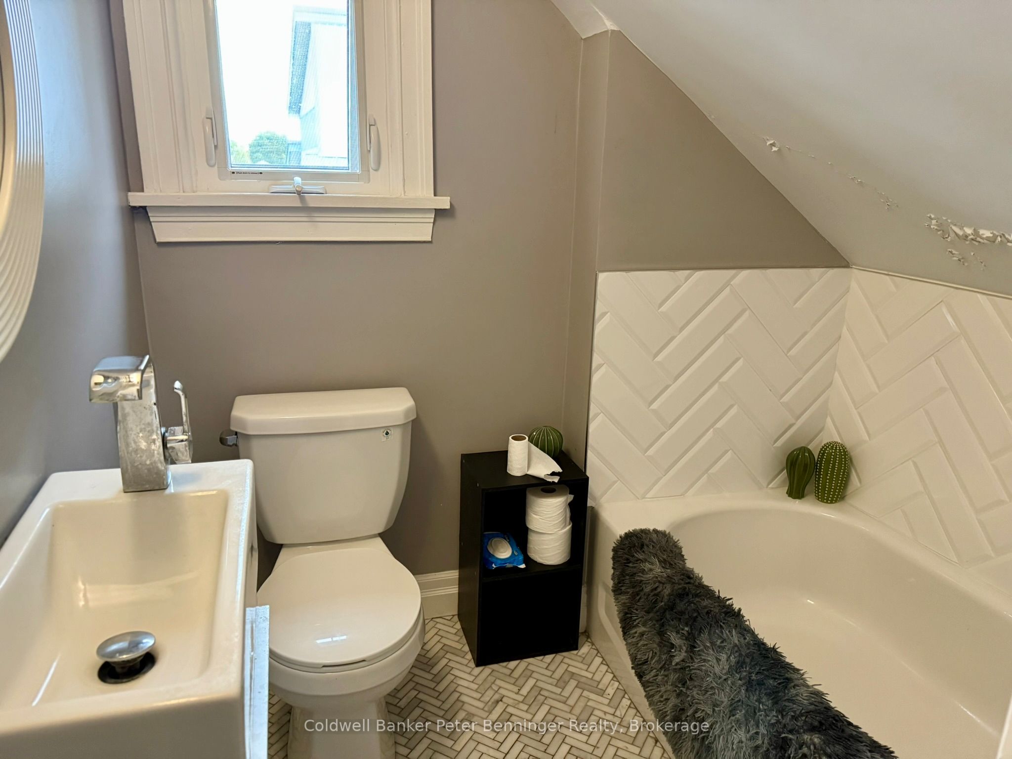 582 9th Street Property Photo 16