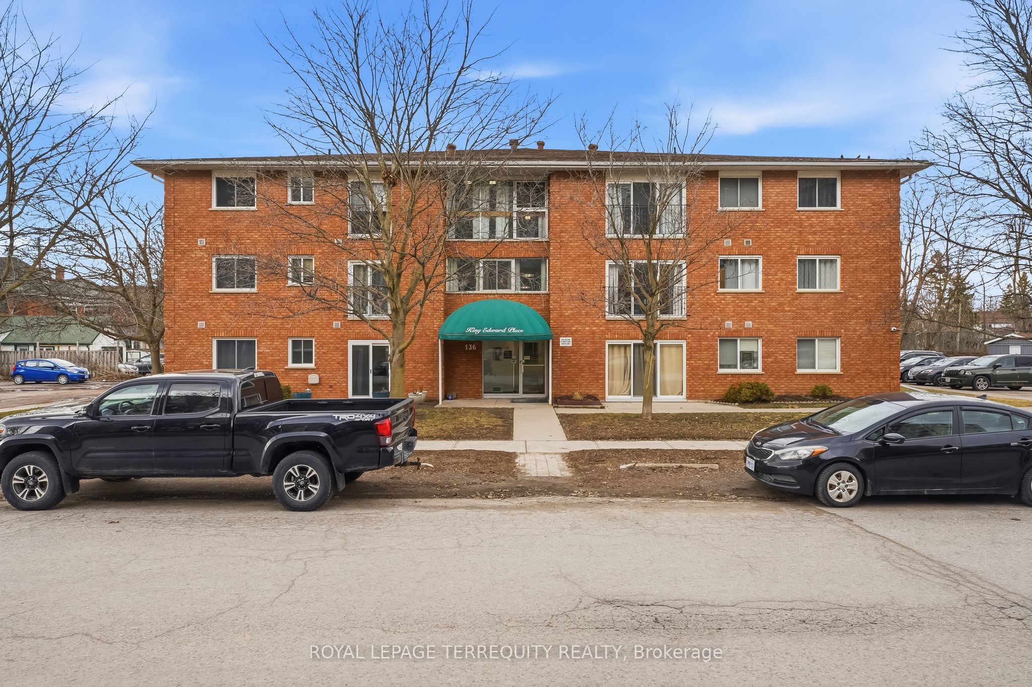 136 Ware Street 307