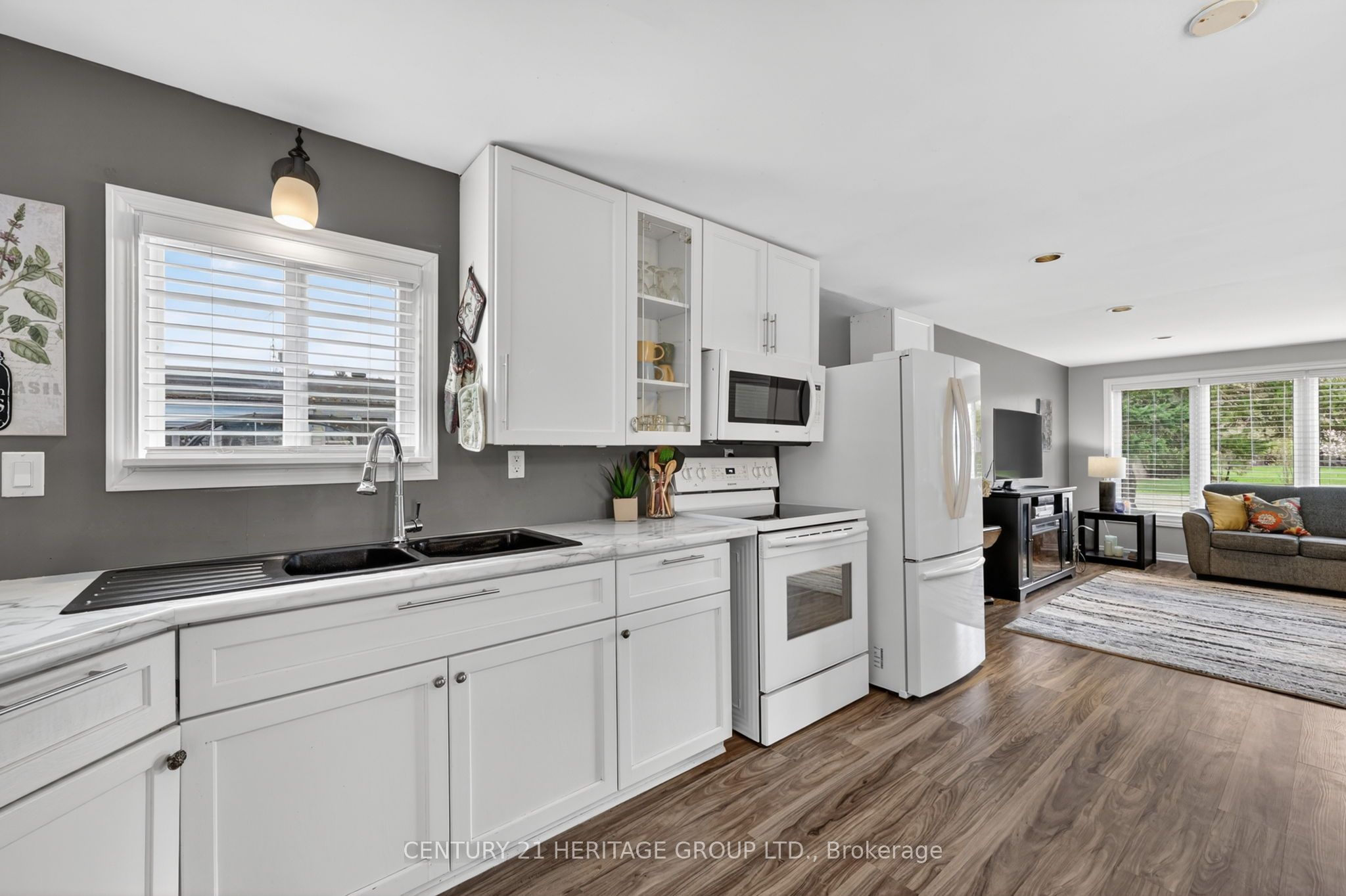 35 Fourth Avenue Property Photo 16