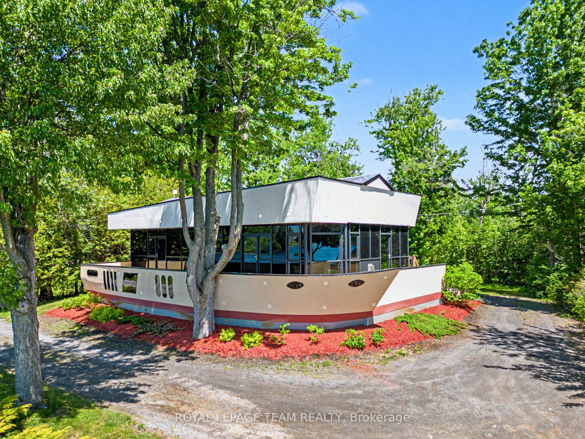 5066K Lorne Bridge Road Property Photo 1
