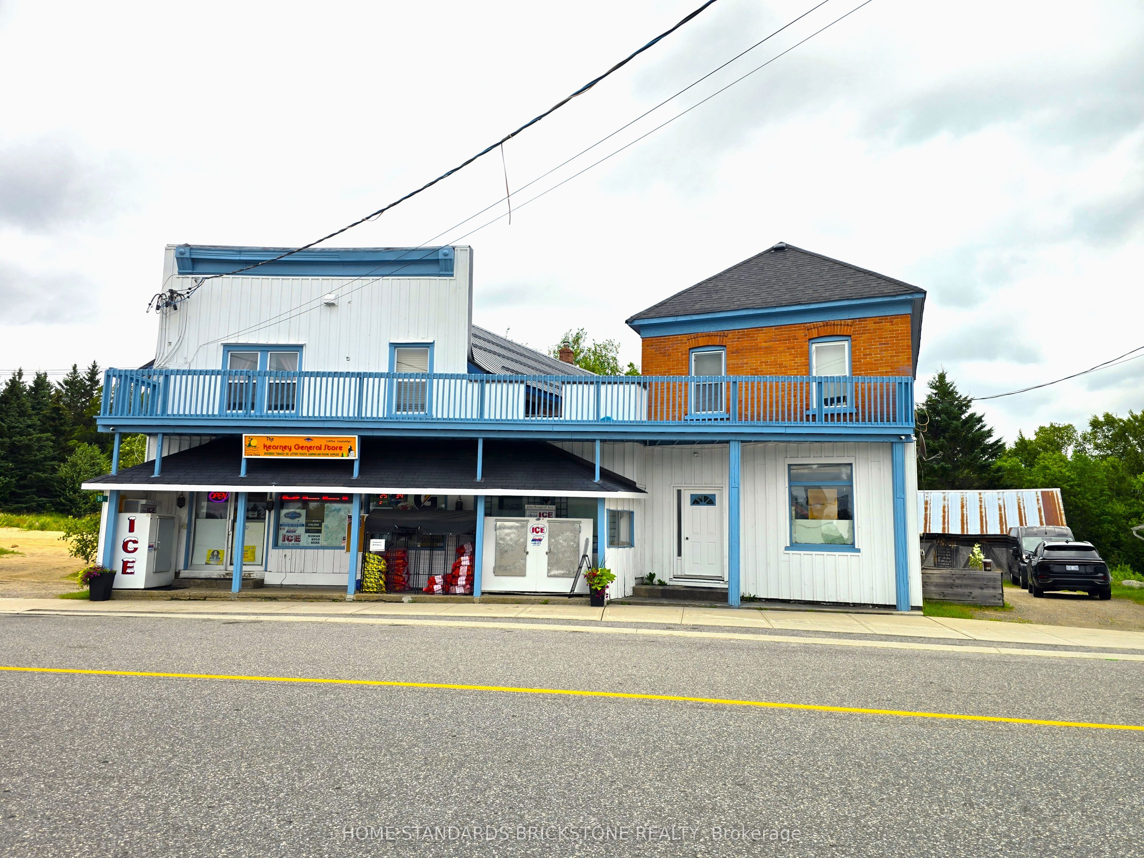 98 Main Street Property Photo 1