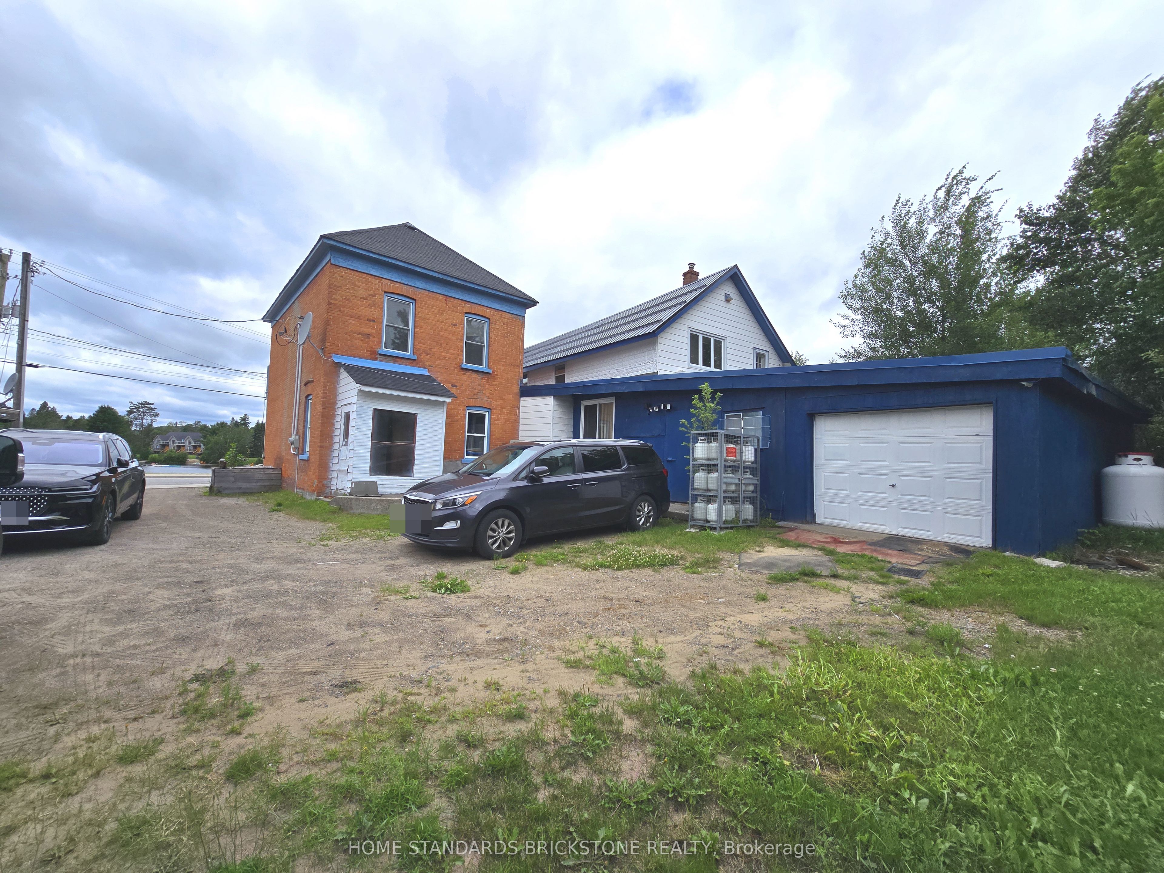 98 Main Street Property Photo 2