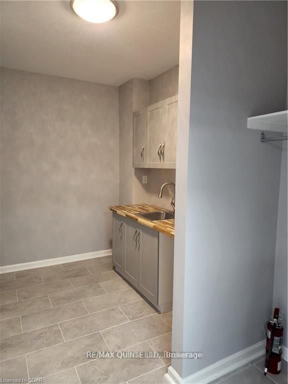 257 Dundas Street E Unit #5 Property Photo 6