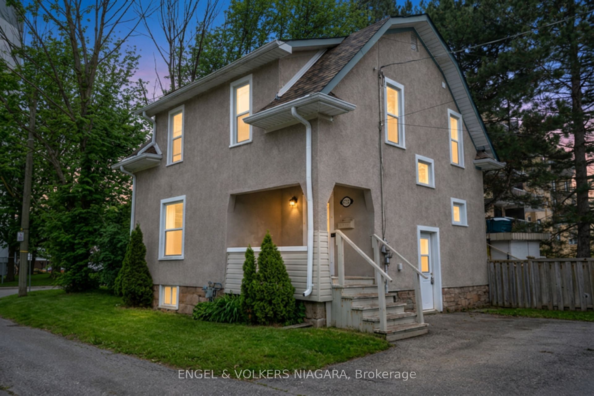 4752 Crawford Place W Property Photo 2